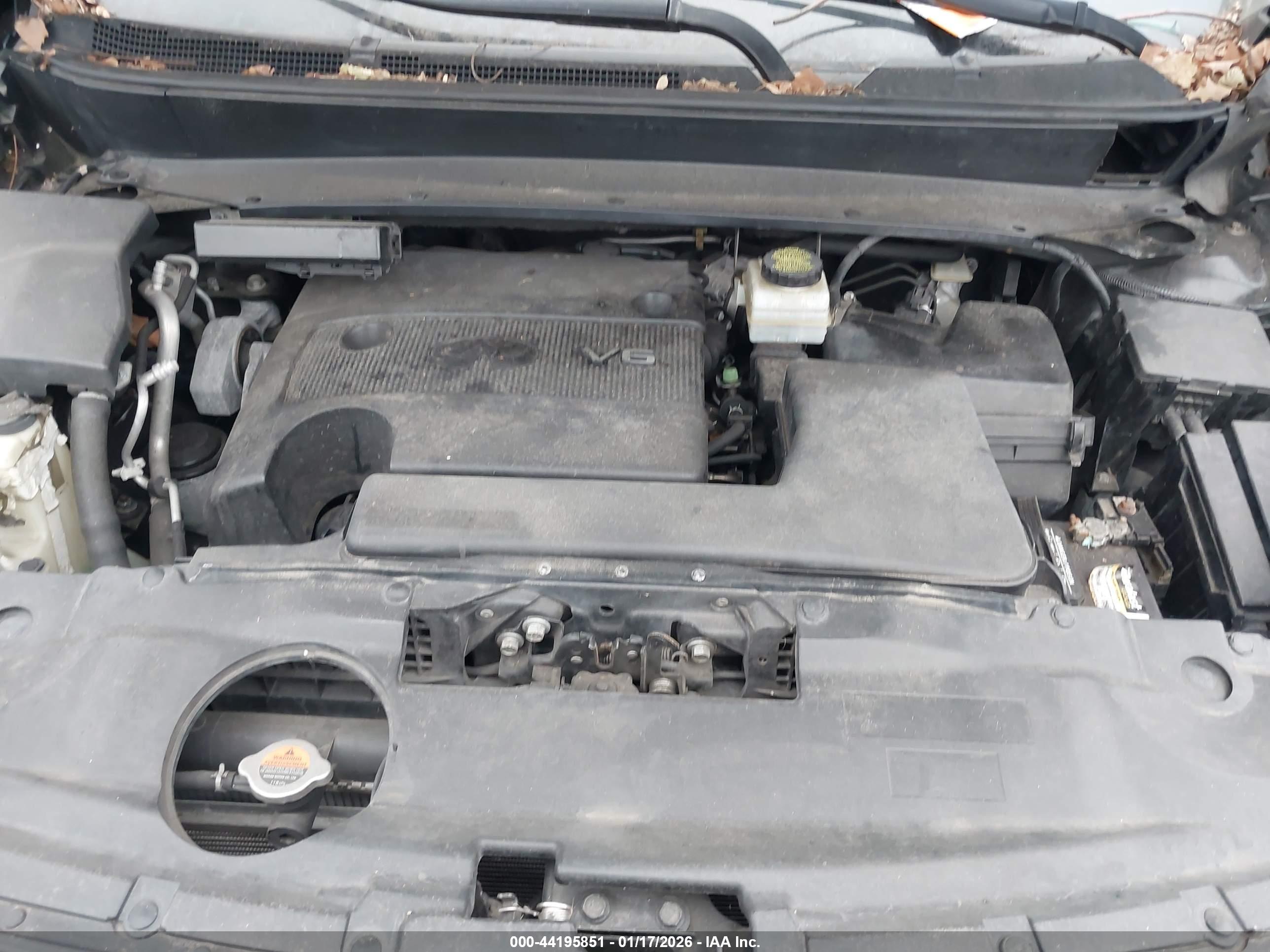 INFINITI JX35 image 10