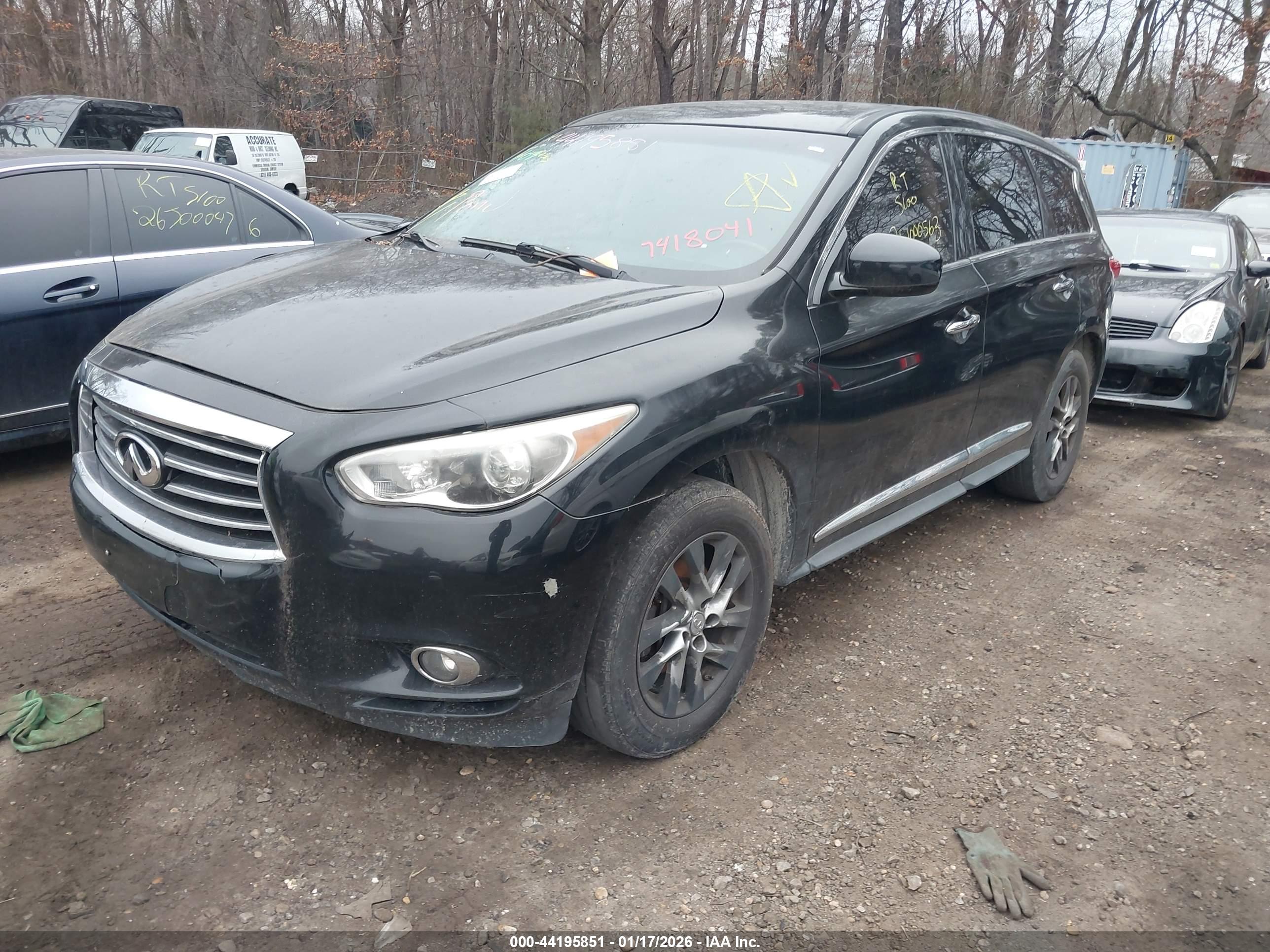 INFINITI JX35 image 2