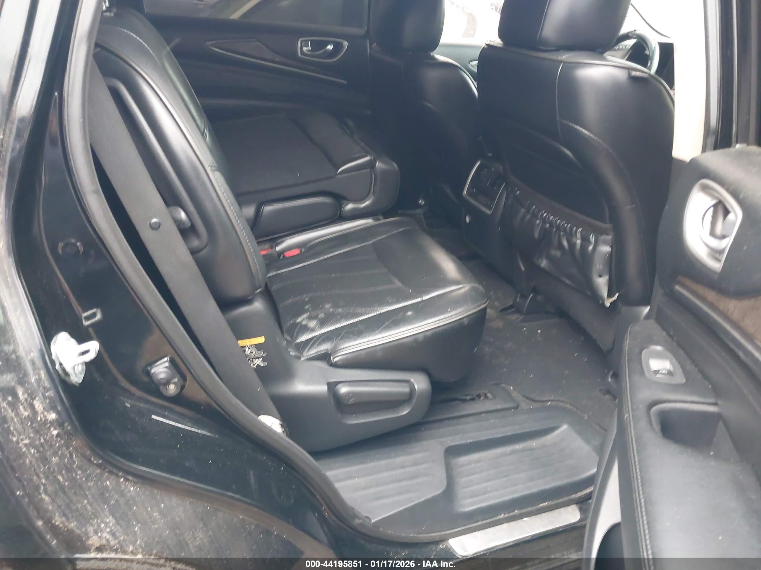 INFINITI JX35 image 8