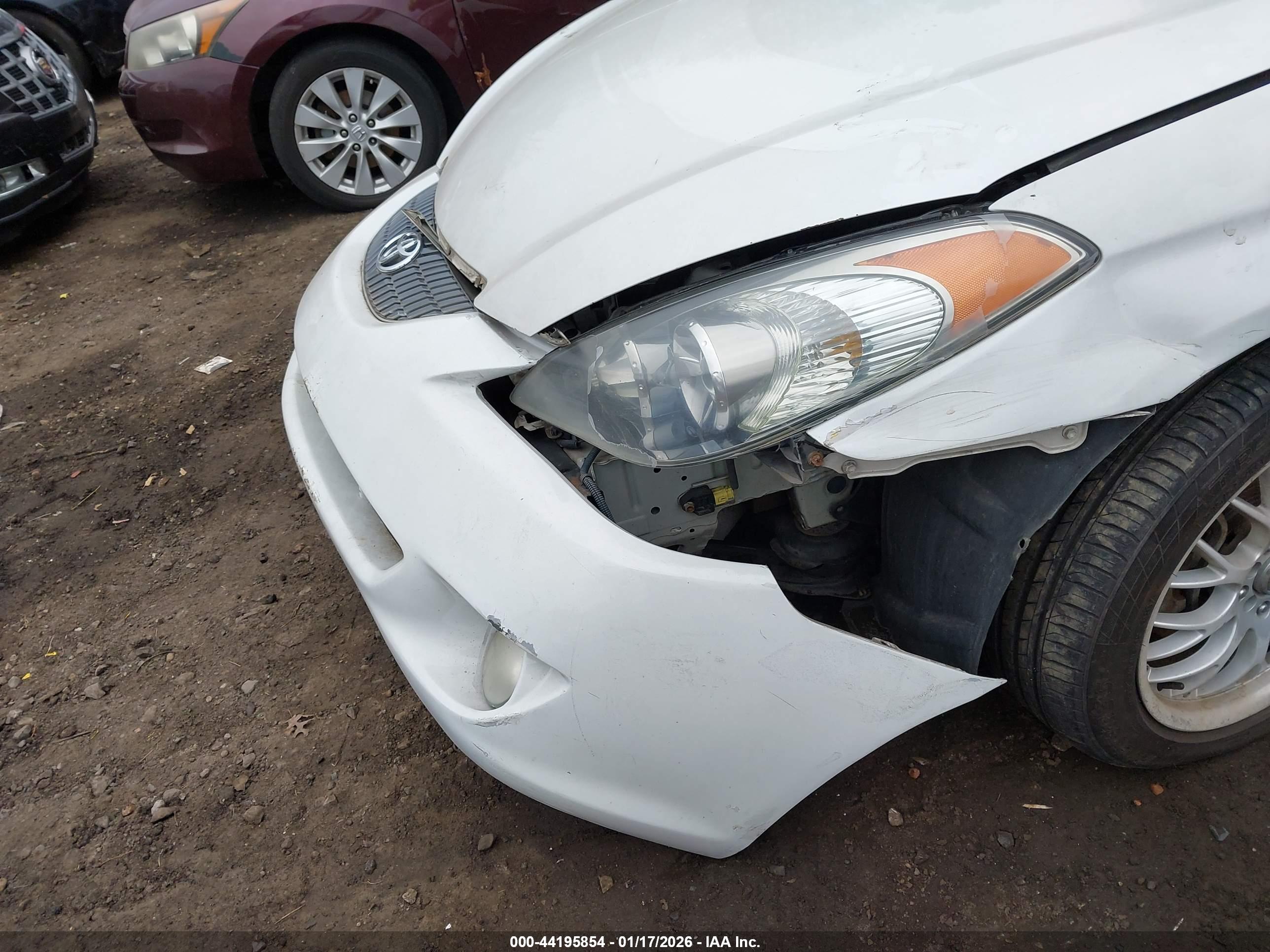 TOYOTA CAMRY image 6