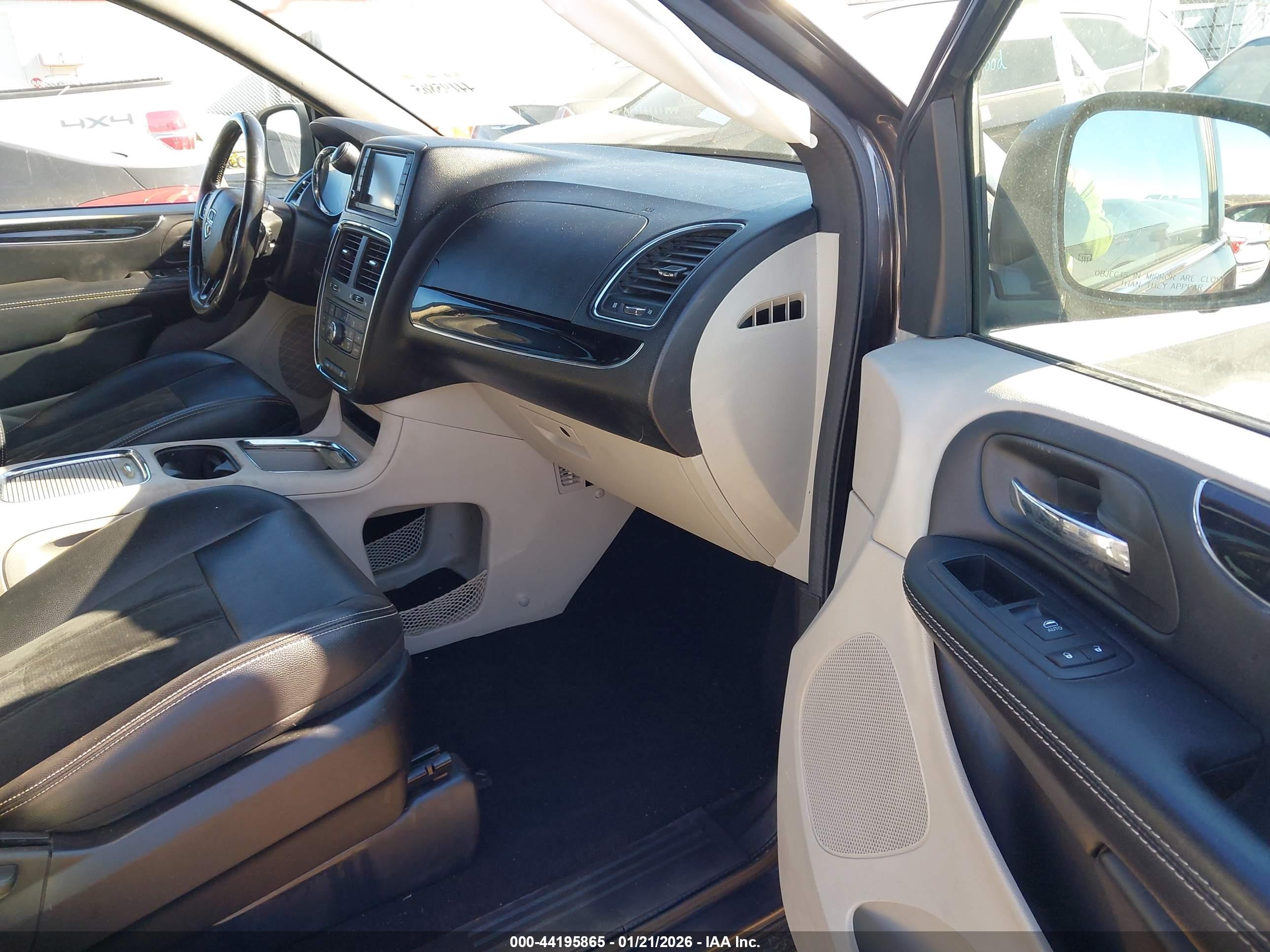 DODGE GRAND image 5