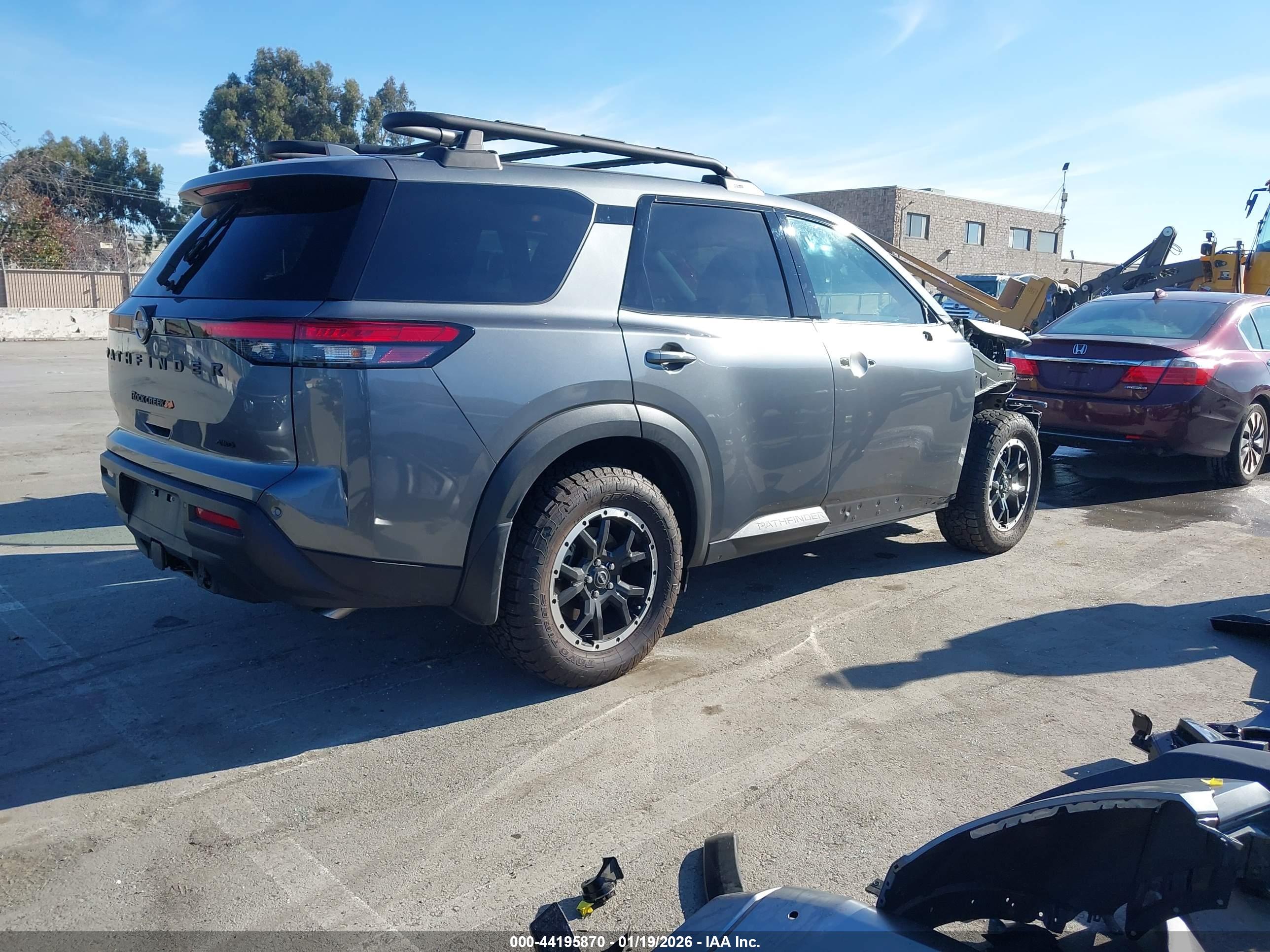 NISSAN PATHFINDER image 4