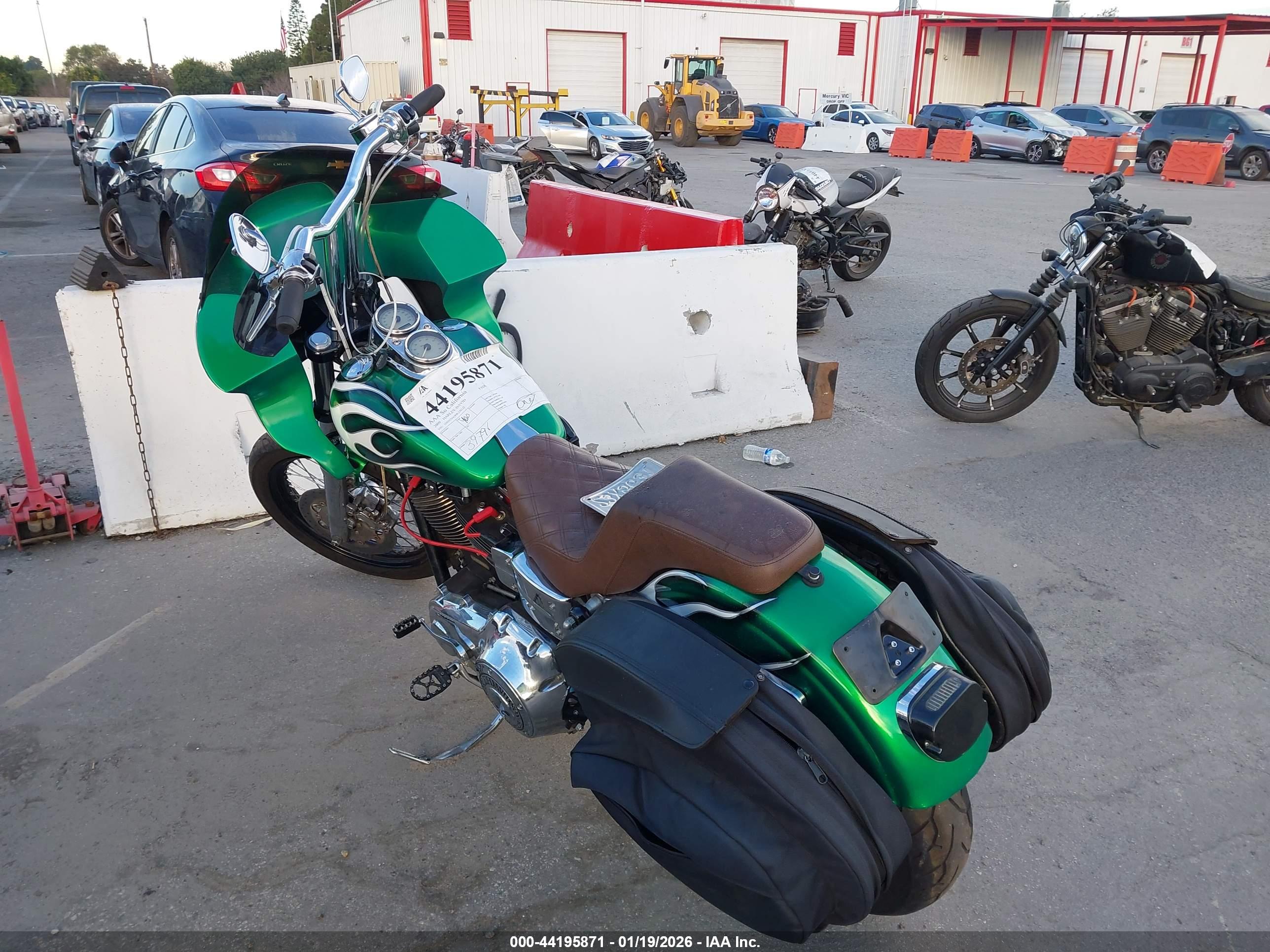 HARLEY-DAVIDSON FXDL image 3