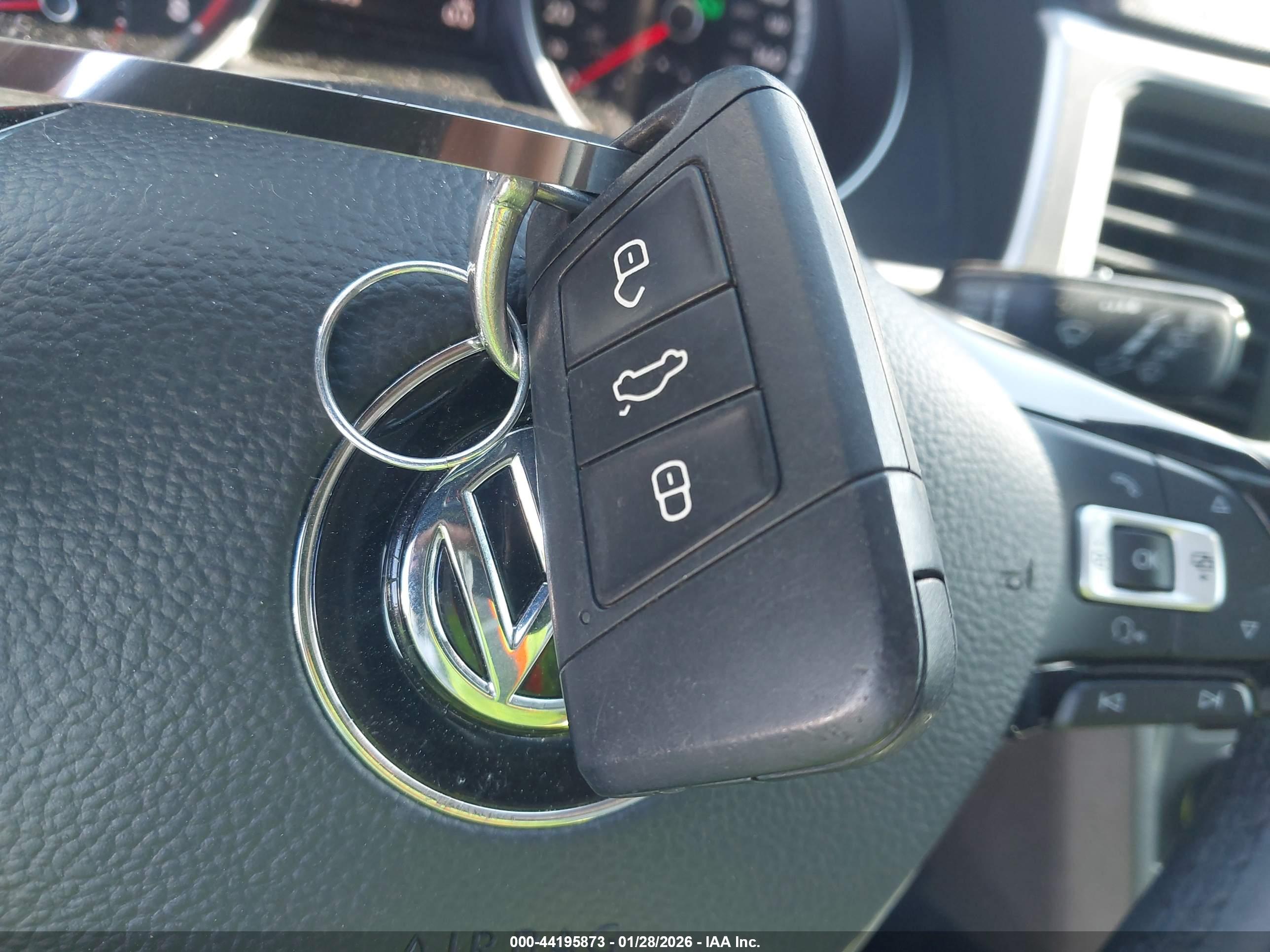 VOLKSWAGEN ATLAS image 11