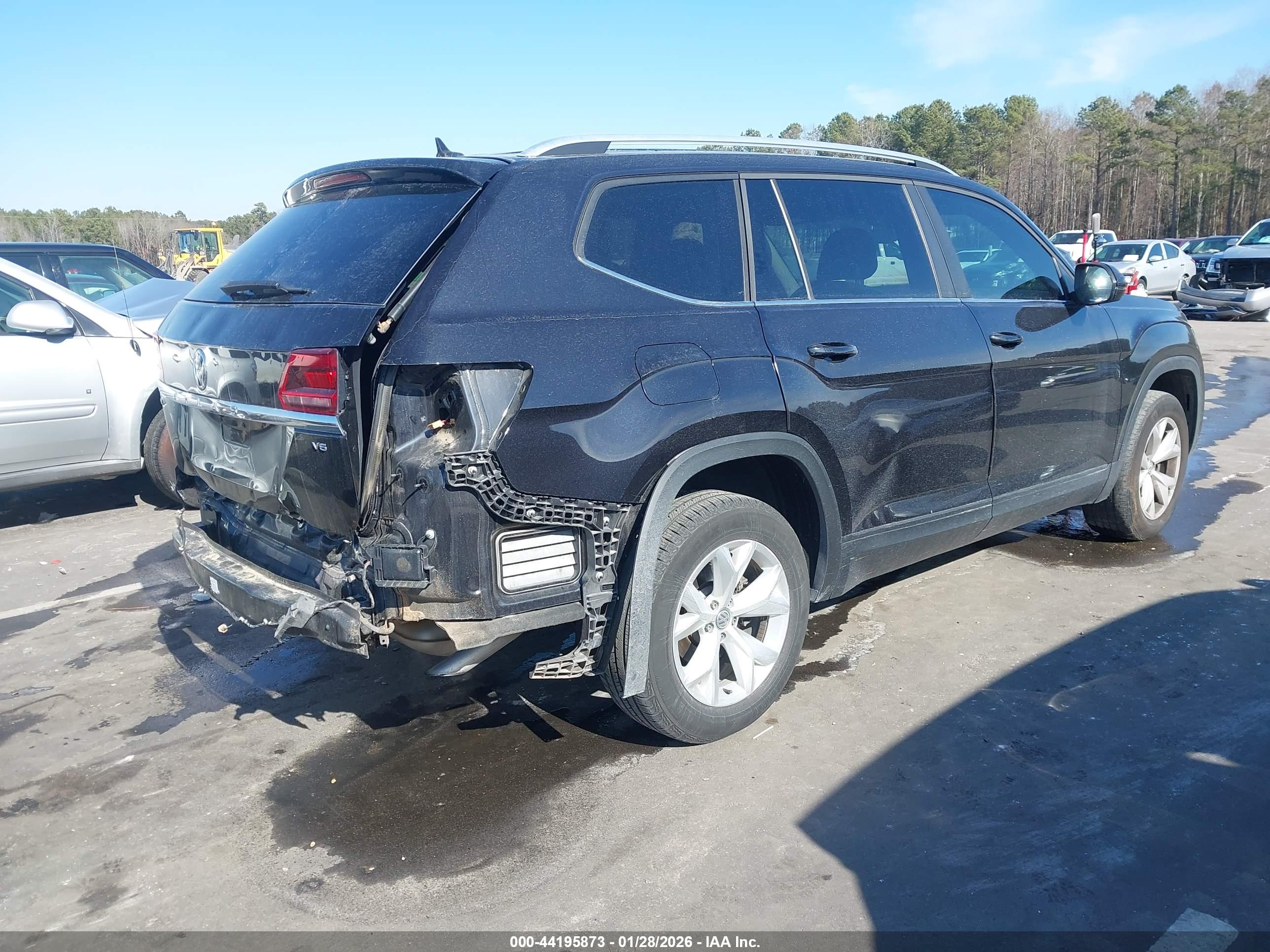 VOLKSWAGEN ATLAS image 4