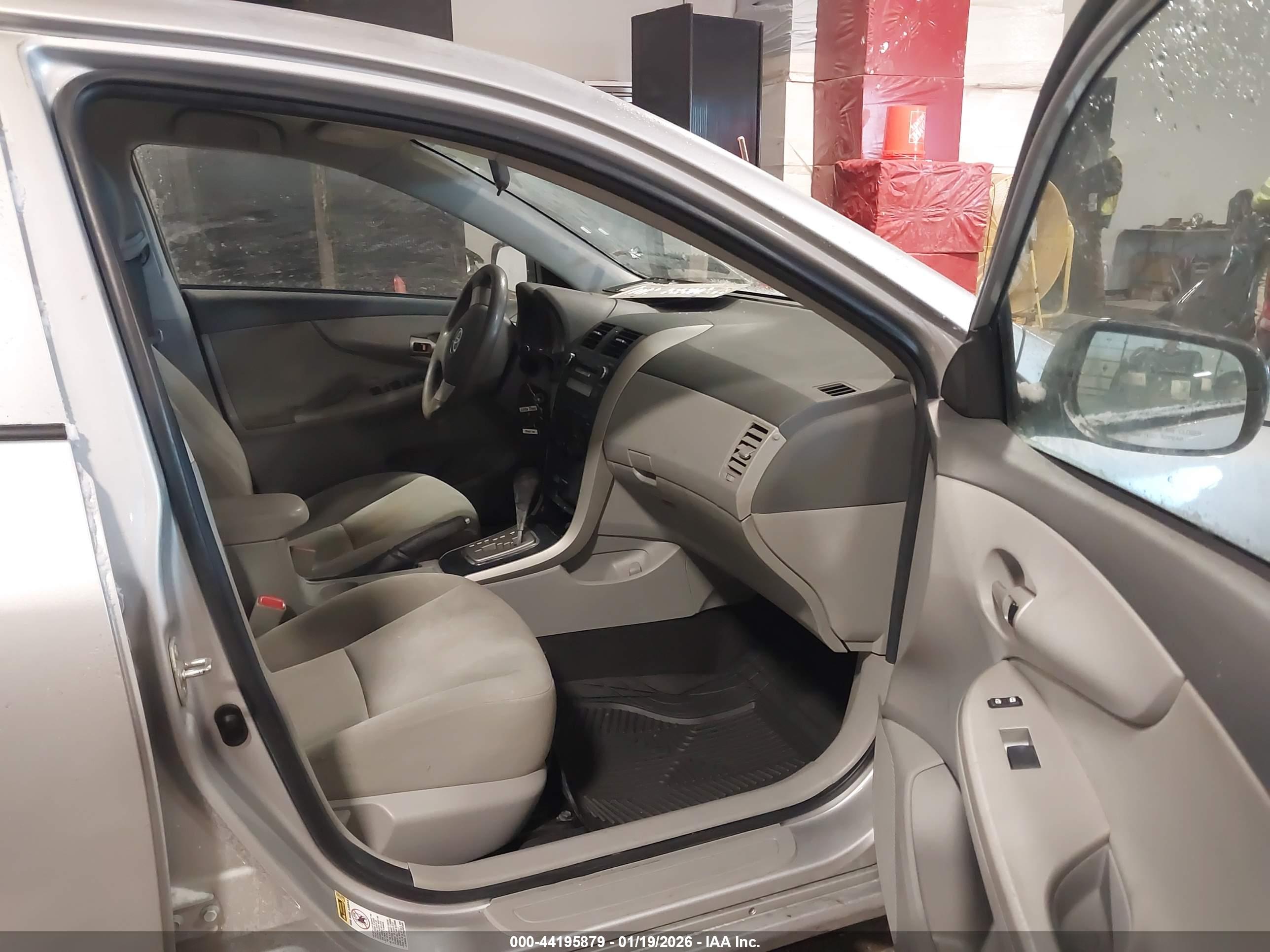 TOYOTA COROLLA image 5