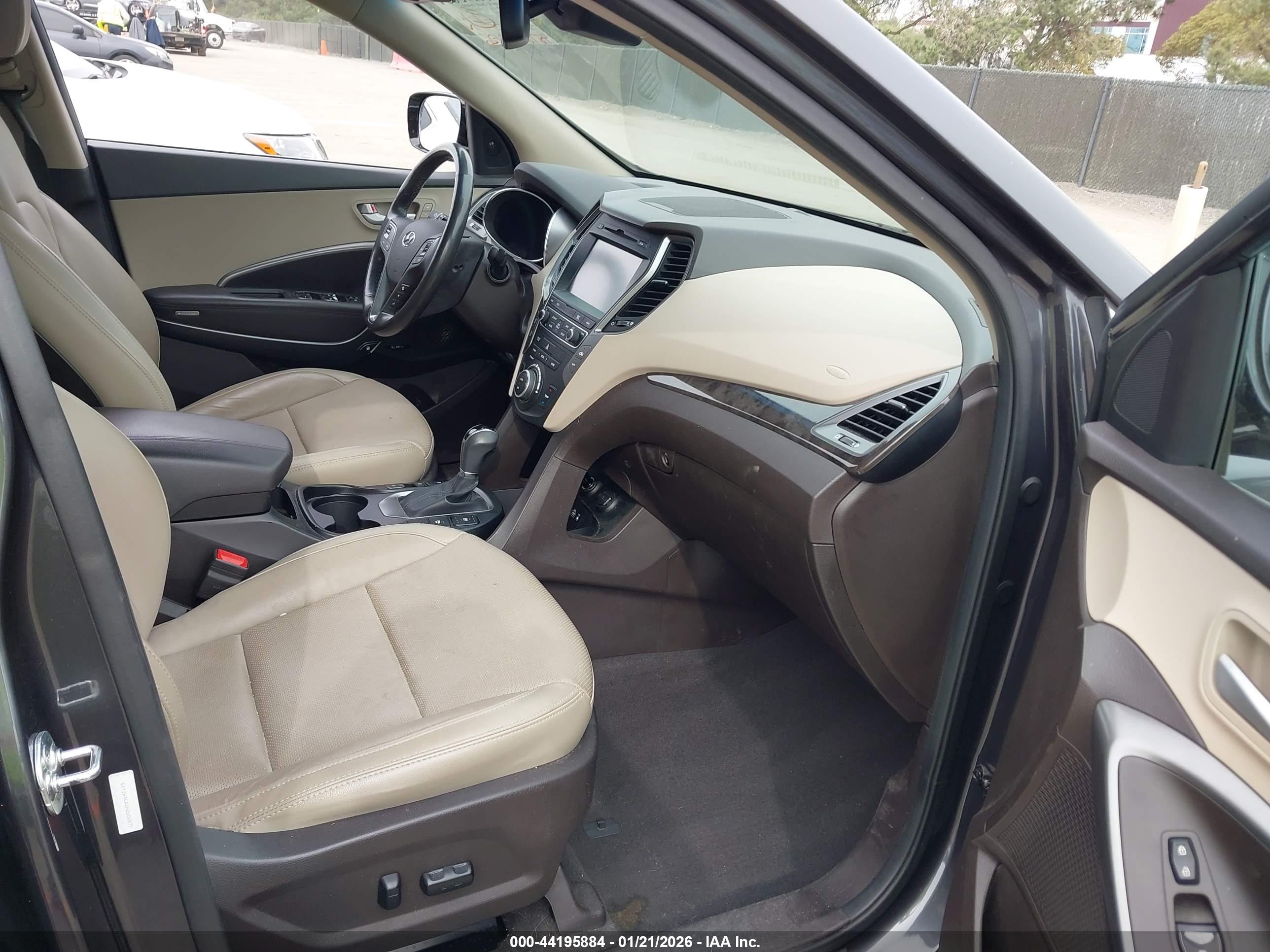 HYUNDAI SANTA image 5