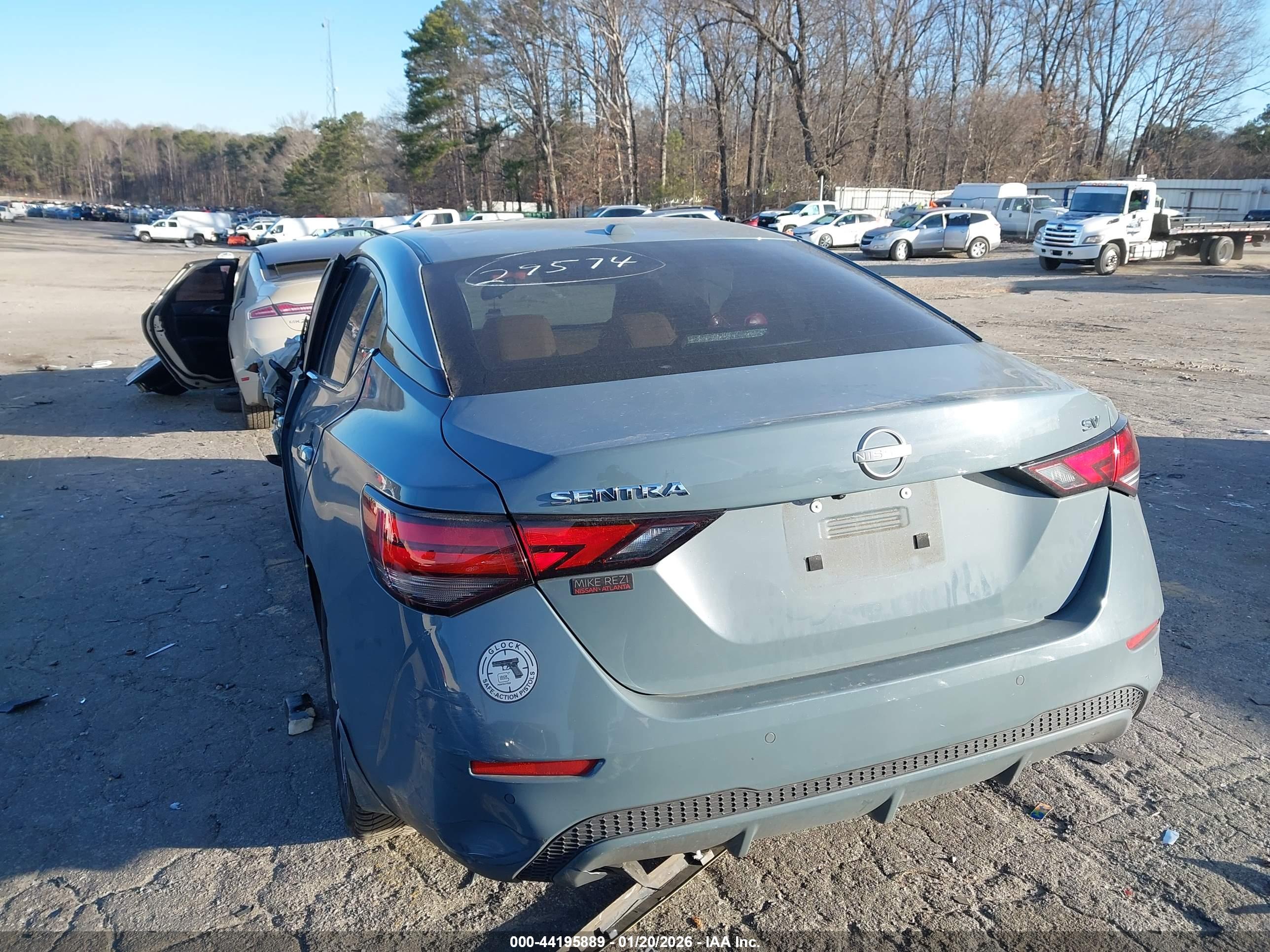NISSAN SENTRA image 3