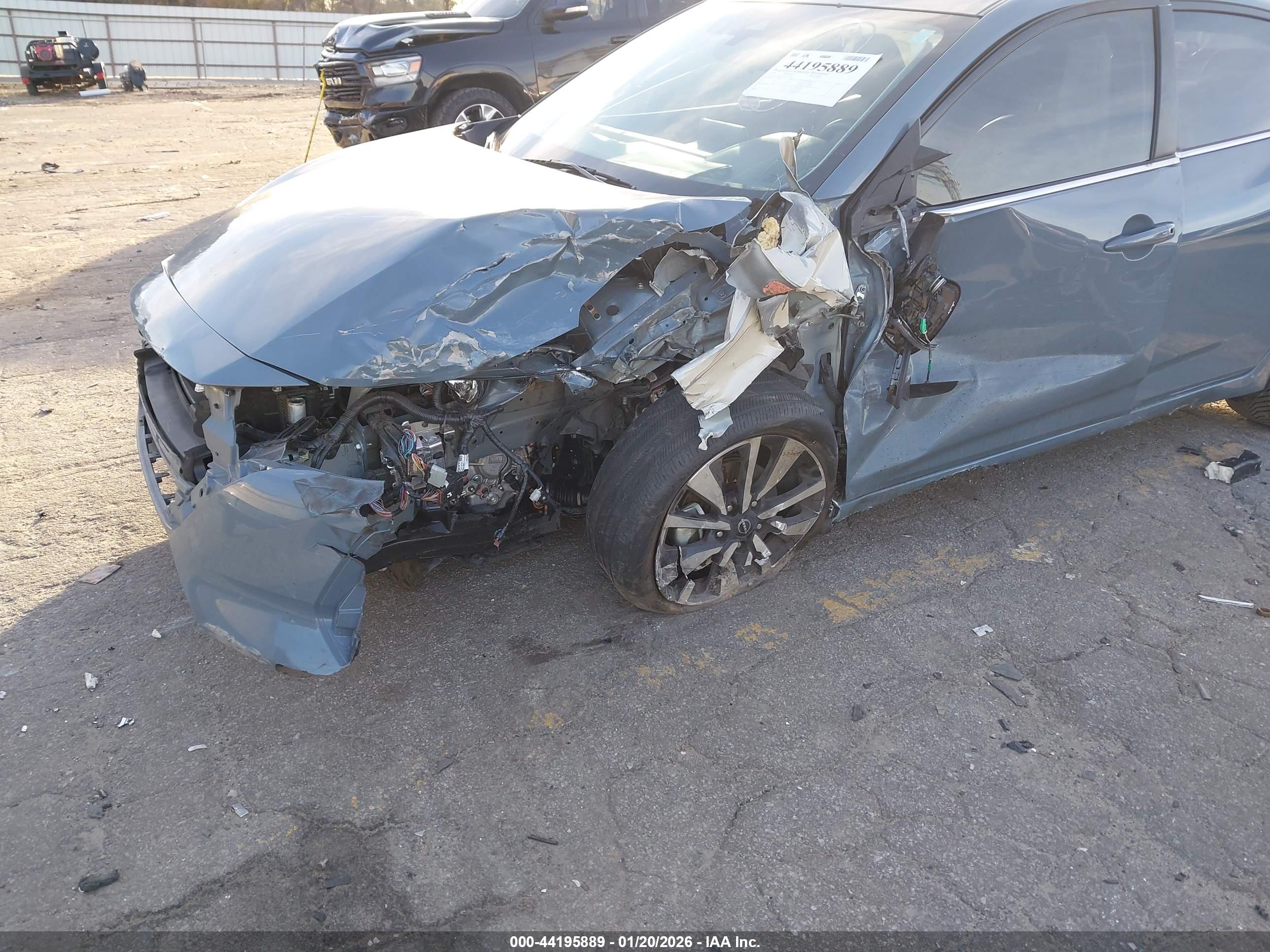 NISSAN SENTRA image 6
