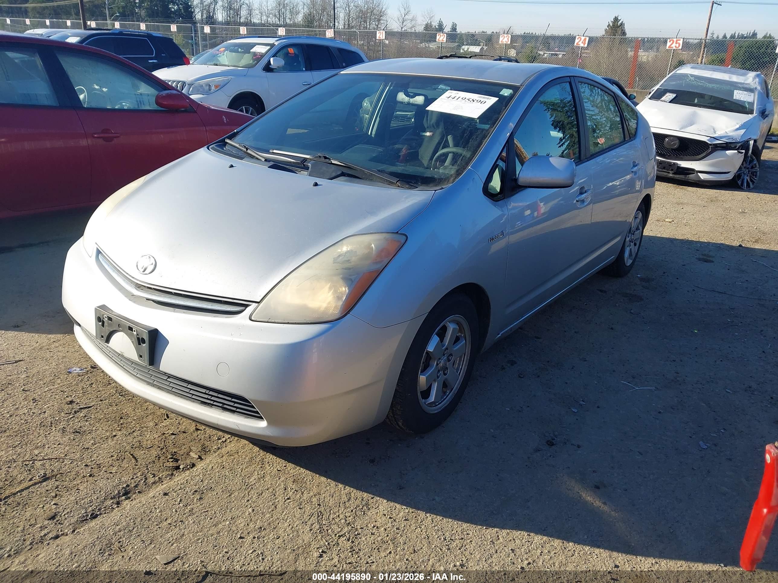 TOYOTA PRIUS image 2