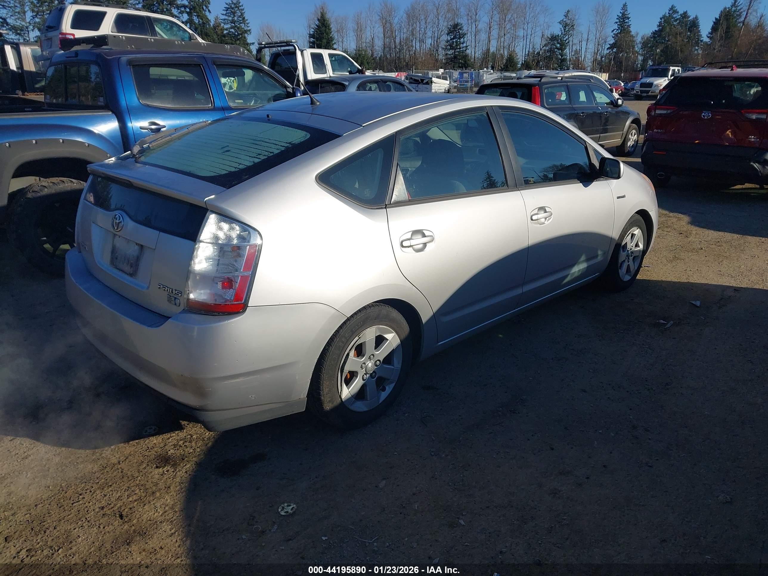 TOYOTA PRIUS image 4