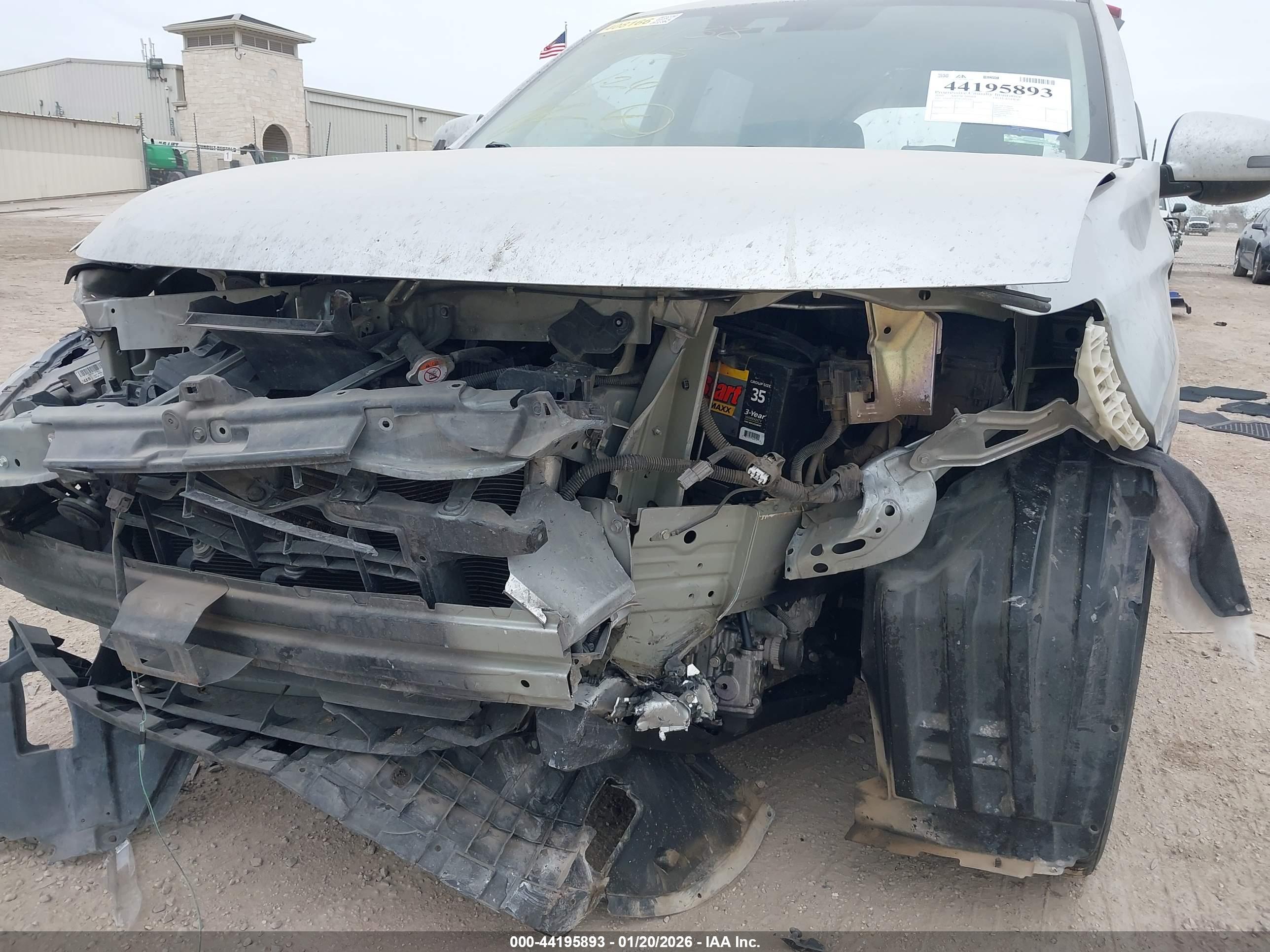 MITSUBISHI OUTLANDER image 6