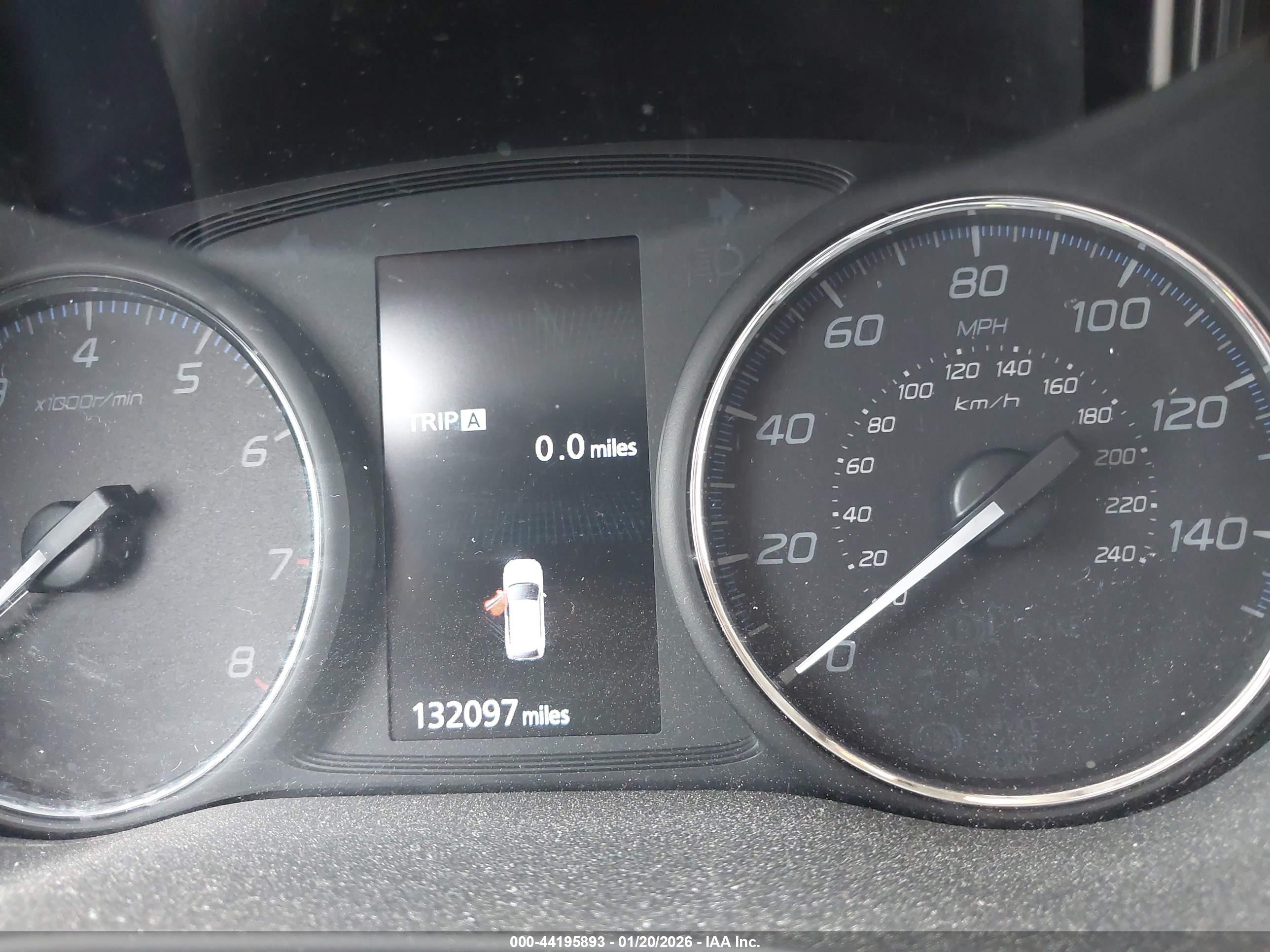 MITSUBISHI OUTLANDER image 7