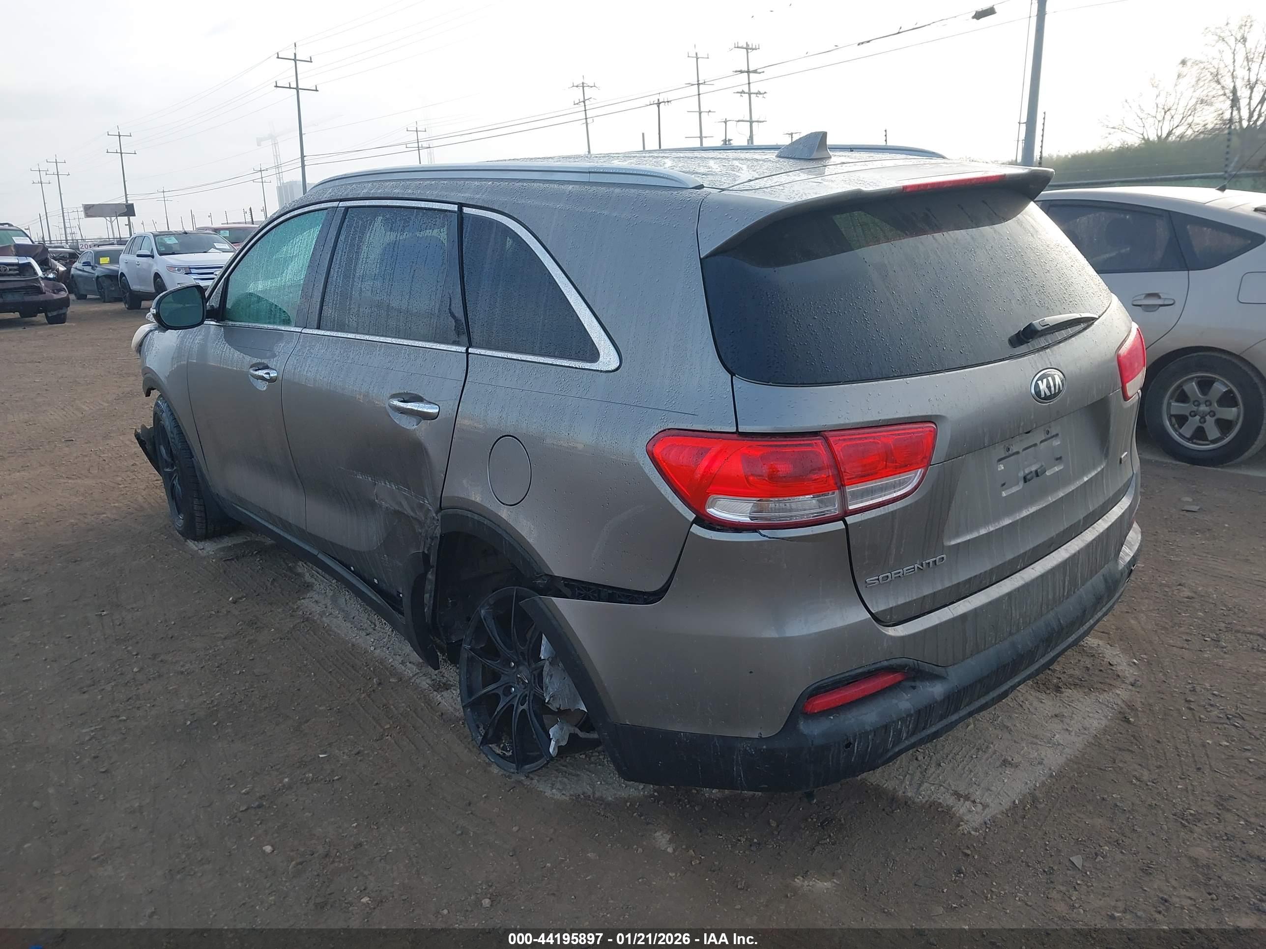 KIA SORENTO image 3