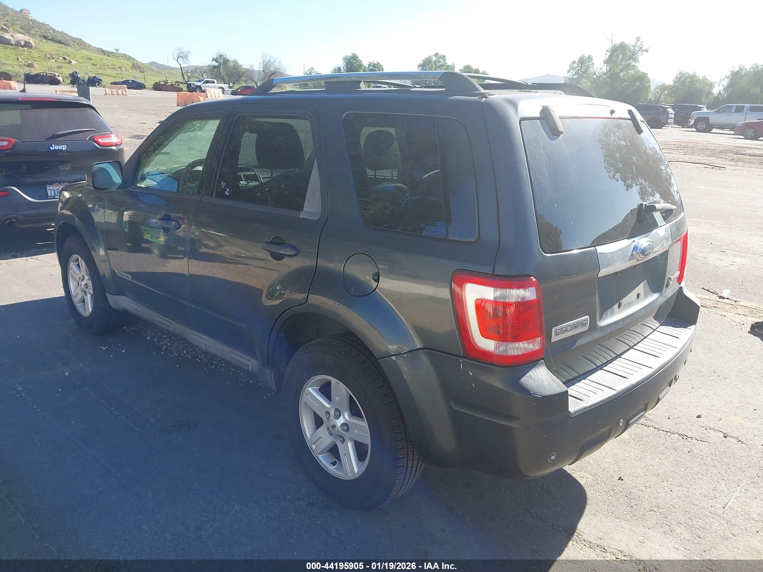FORD ESCAPE image 3