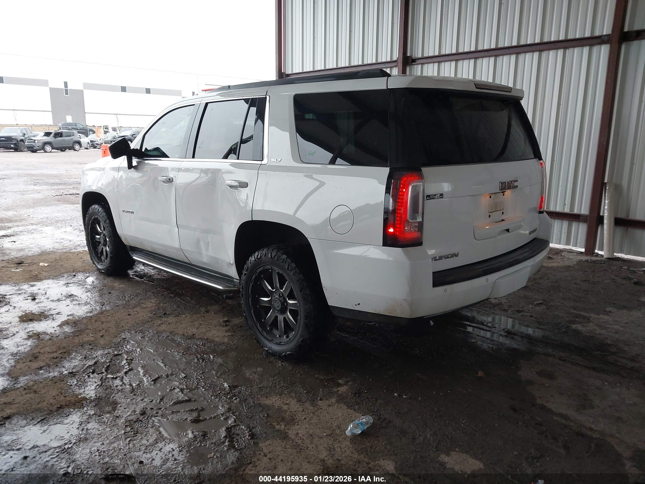 GMC YUKON image 3