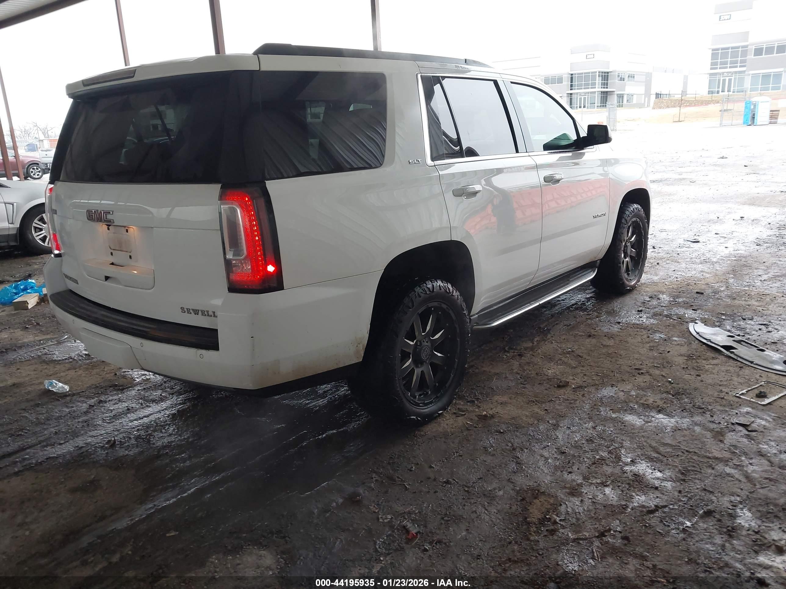 GMC YUKON image 4