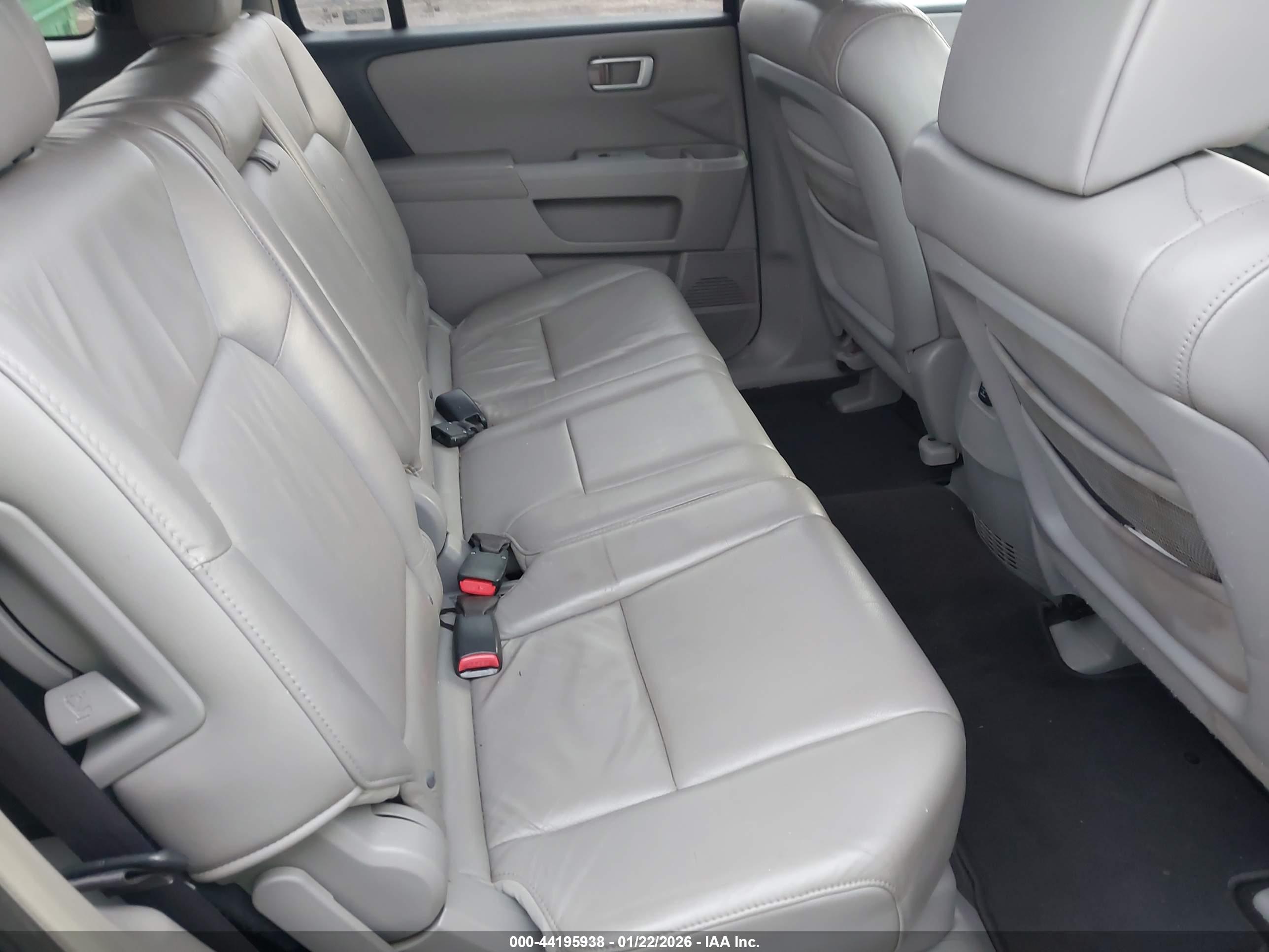 HONDA PILOT image 8