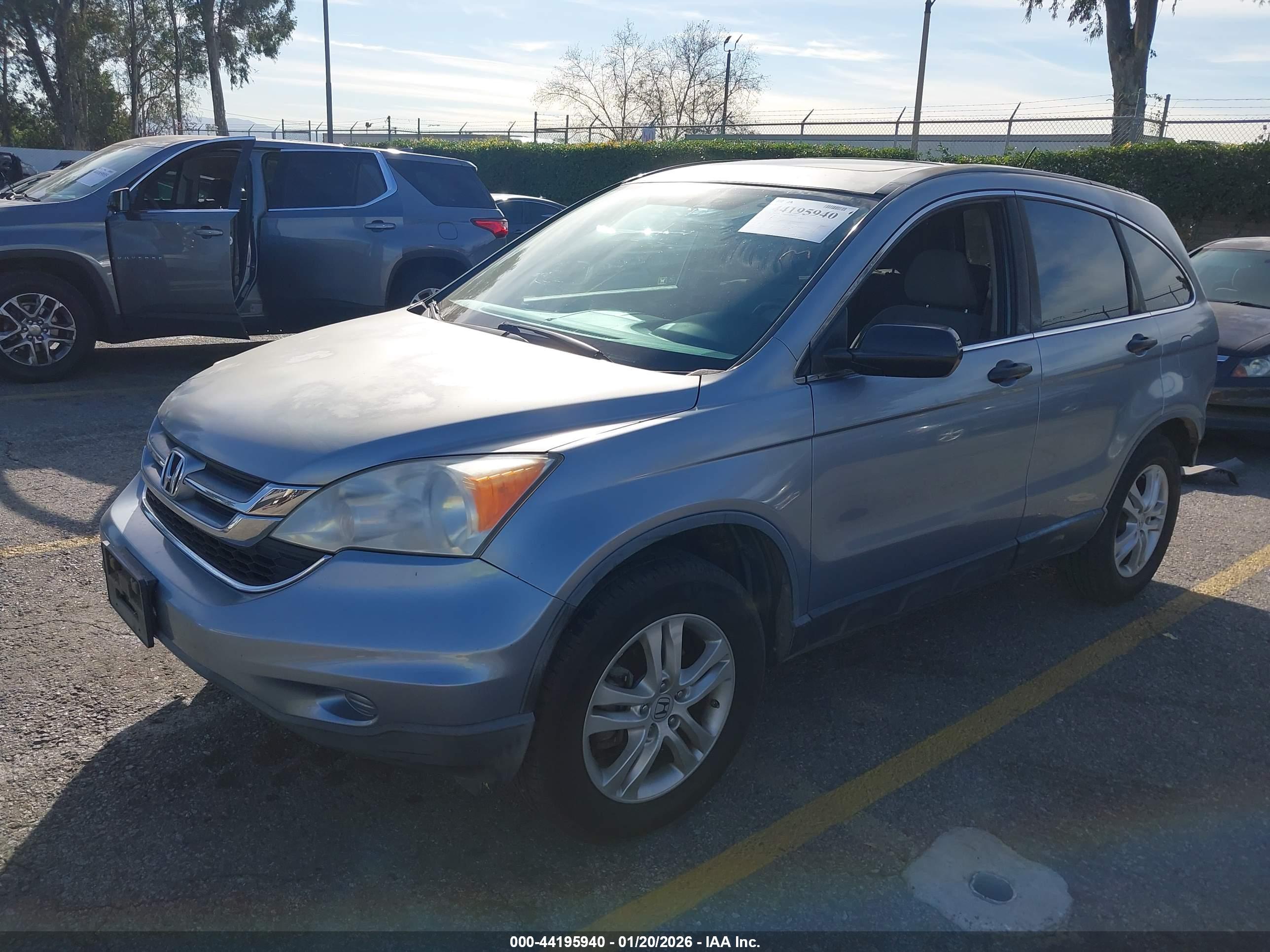 HONDA CR-V image 2
