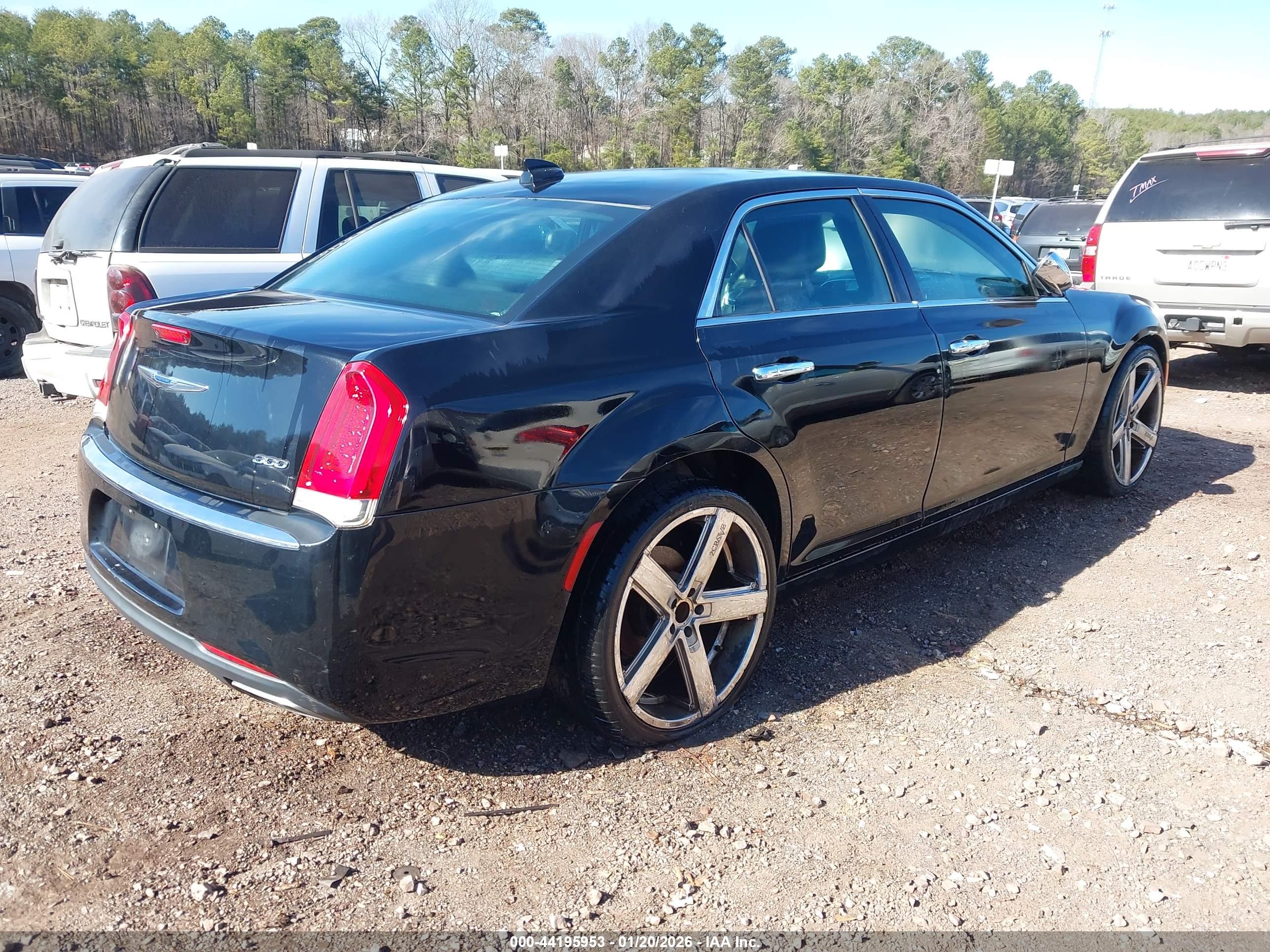 CHRYSLER 300 image 4