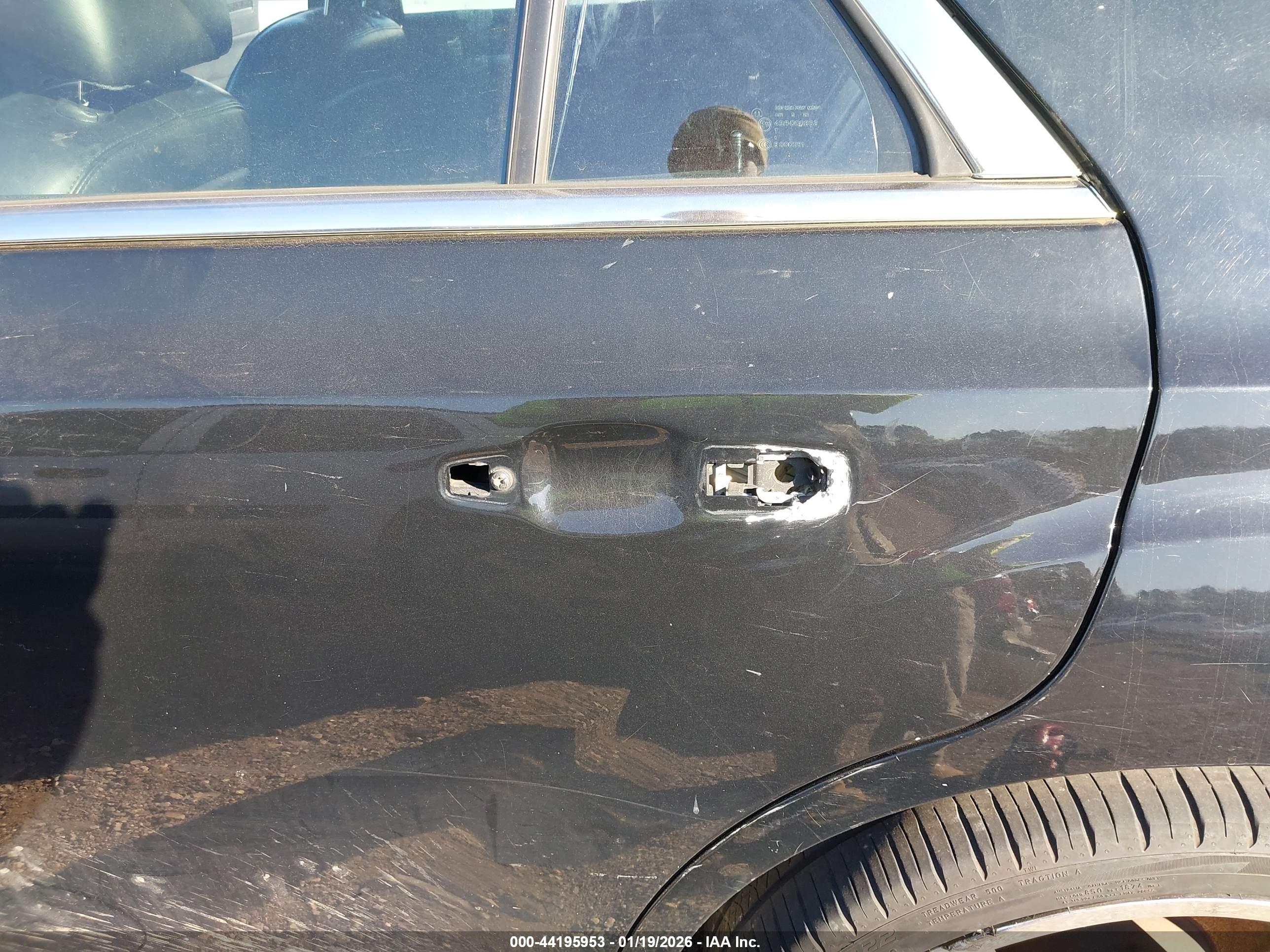 CHRYSLER 300 image 6