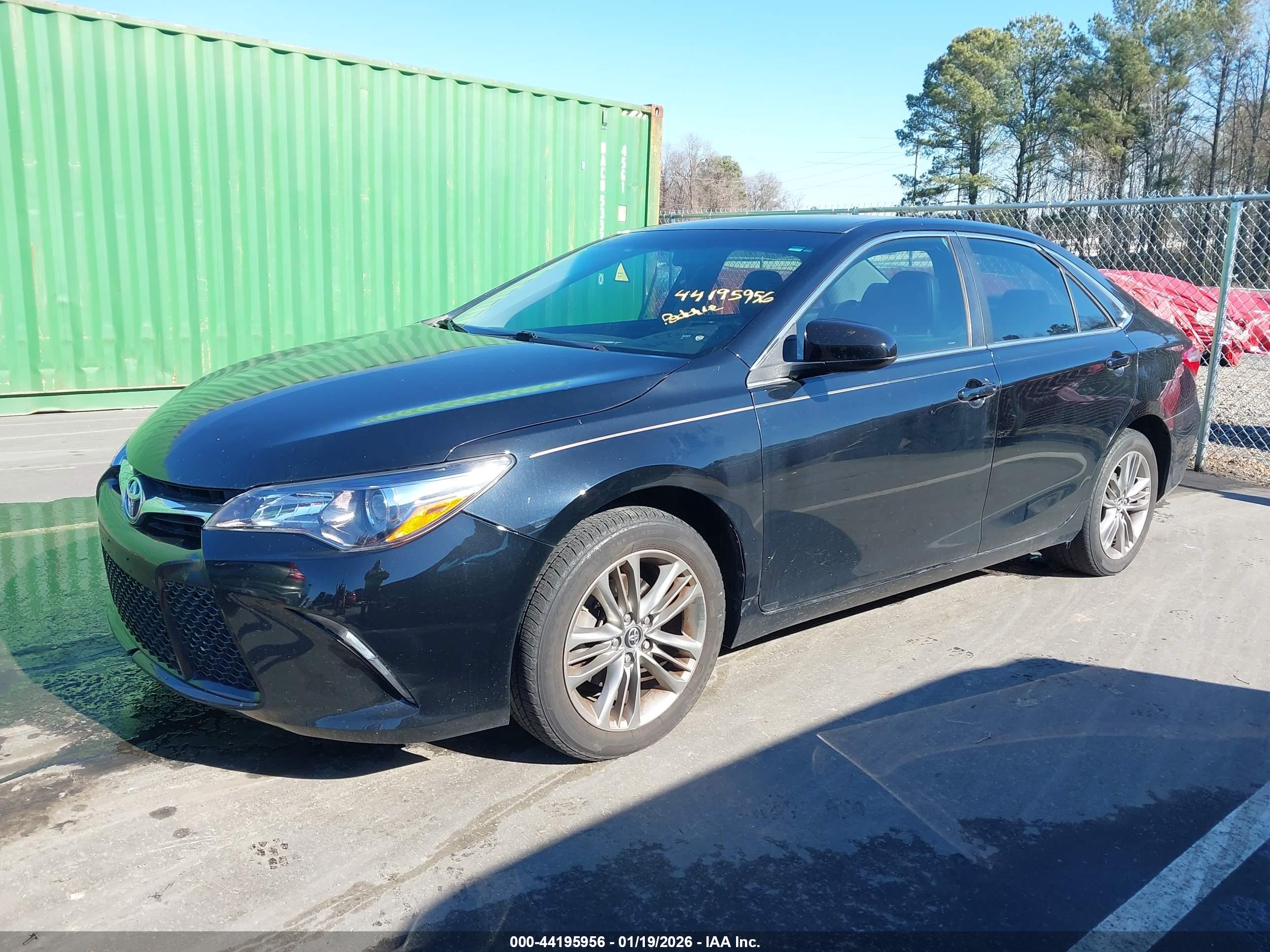 TOYOTA CAMRY image 2