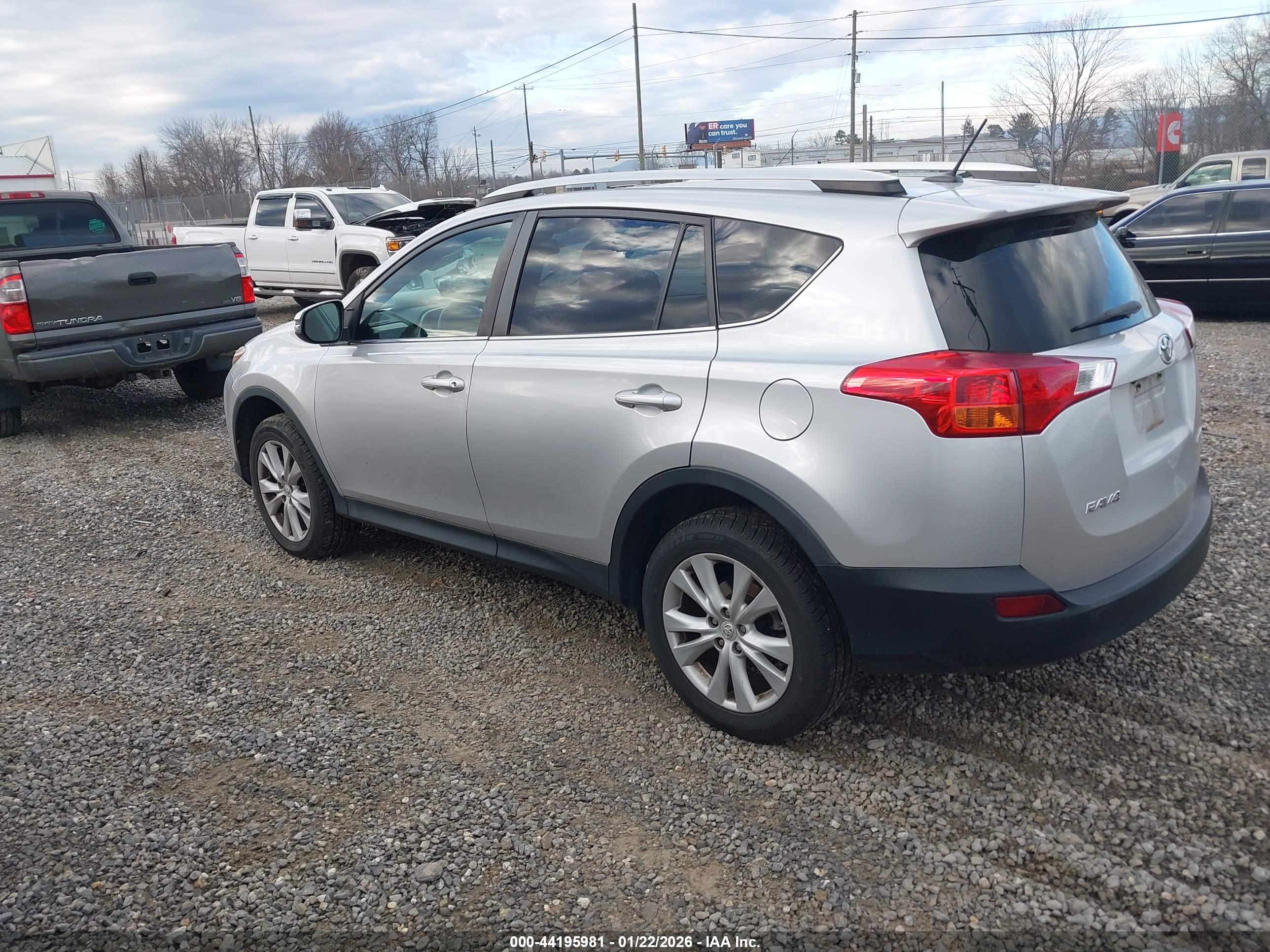 TOYOTA RAV4 image 3