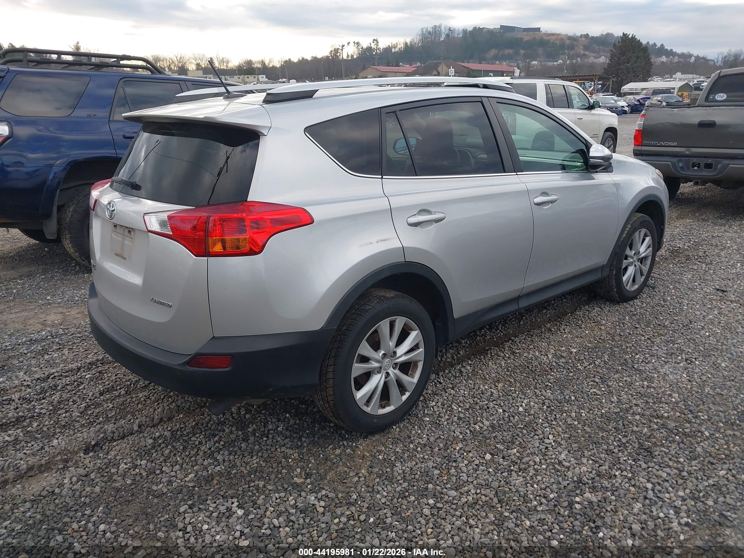 TOYOTA RAV4 image 4