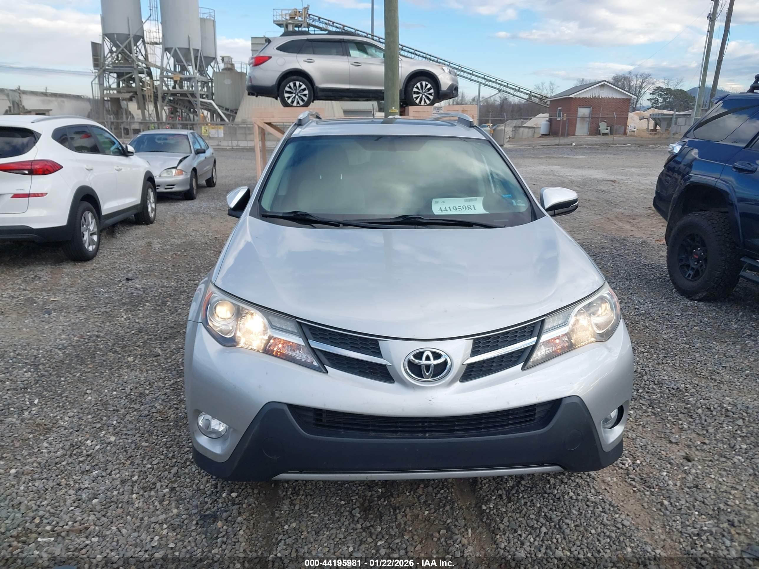 TOYOTA RAV4 image 6