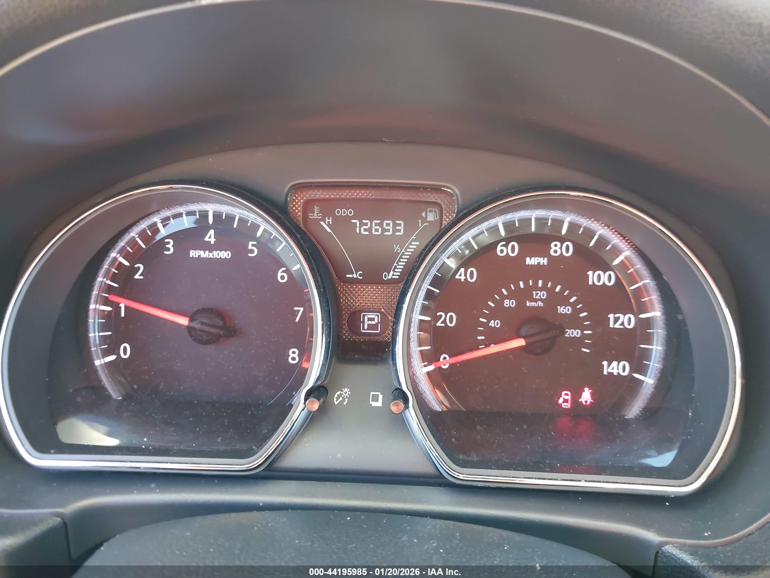 NISSAN VERSA image 7