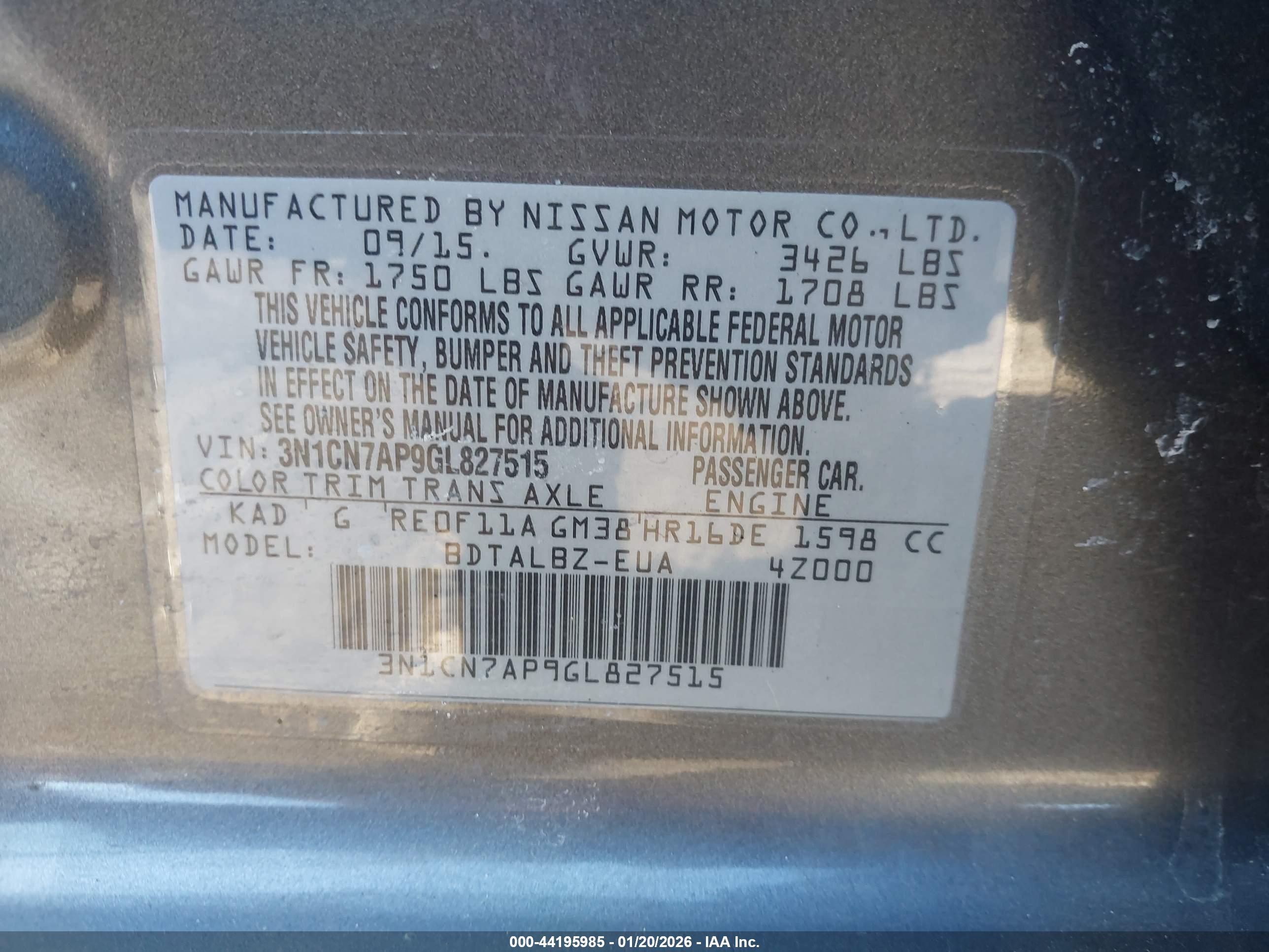 NISSAN VERSA image 9