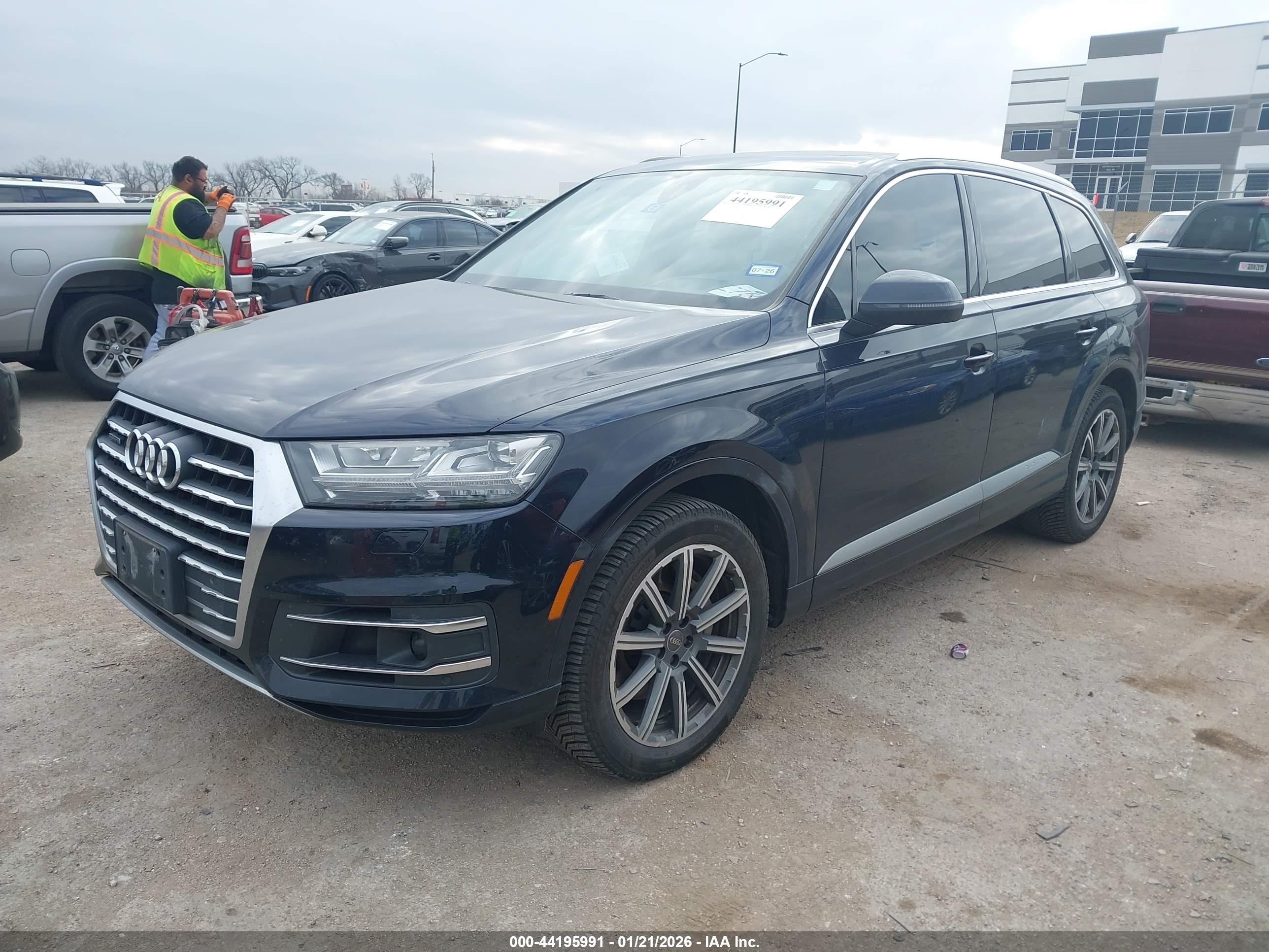 AUDI Q7 image 2