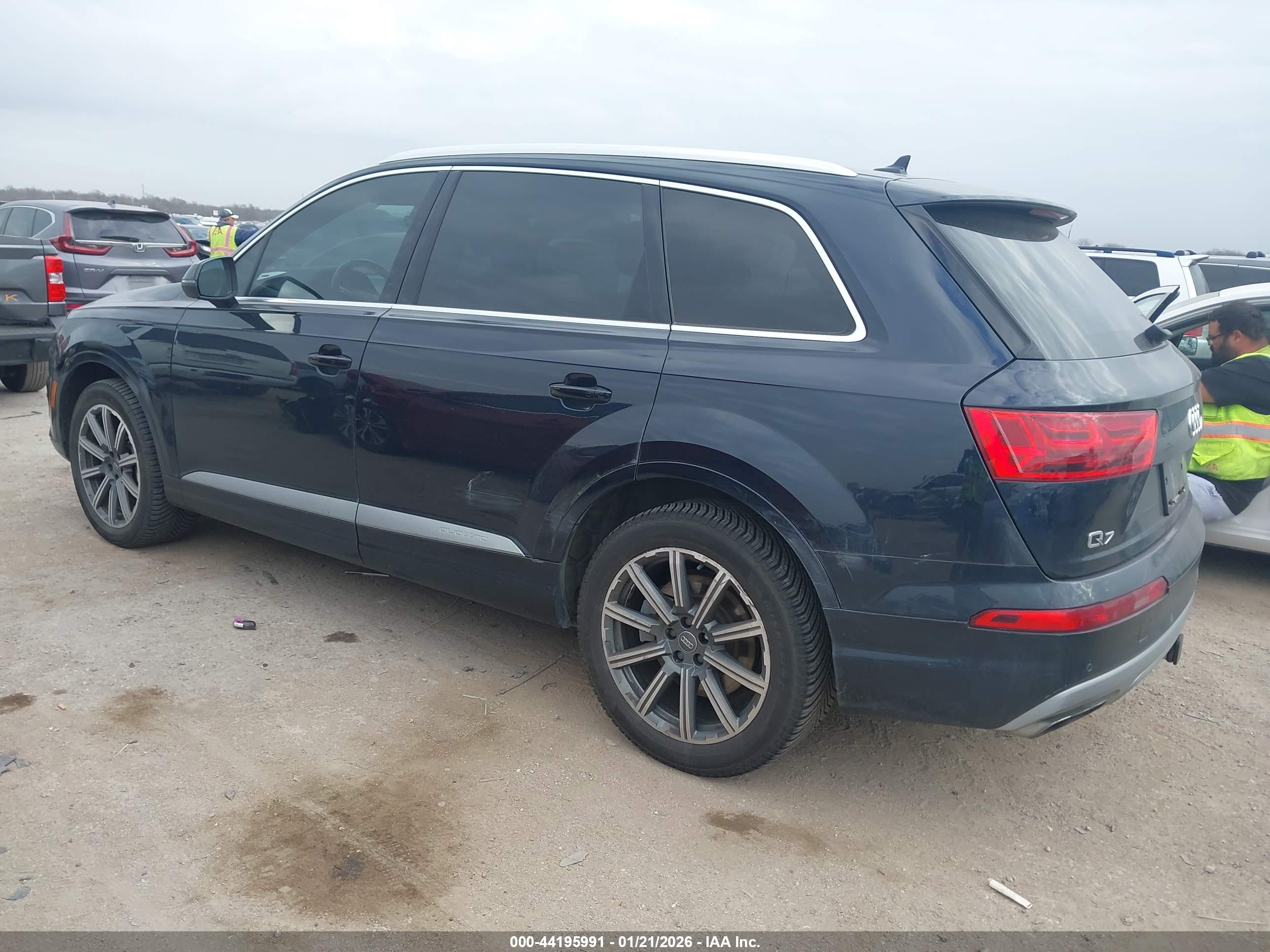 AUDI Q7 image 3