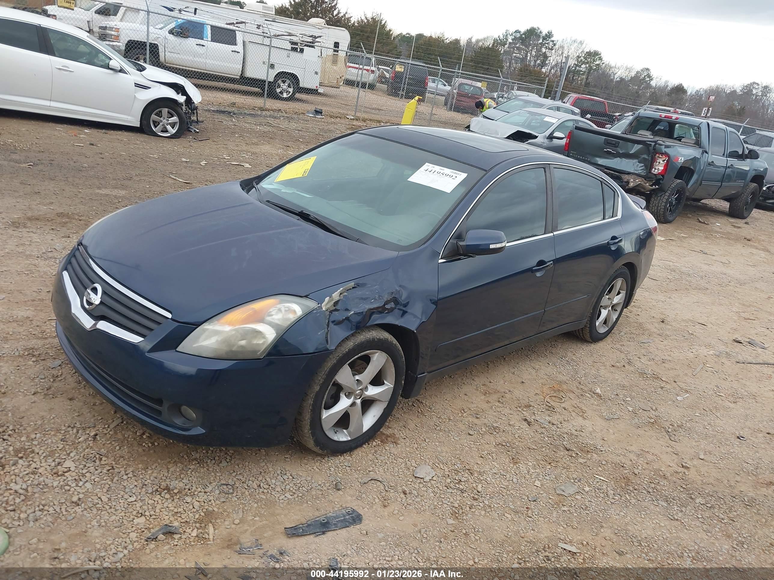 NISSAN ALTIMA image 2