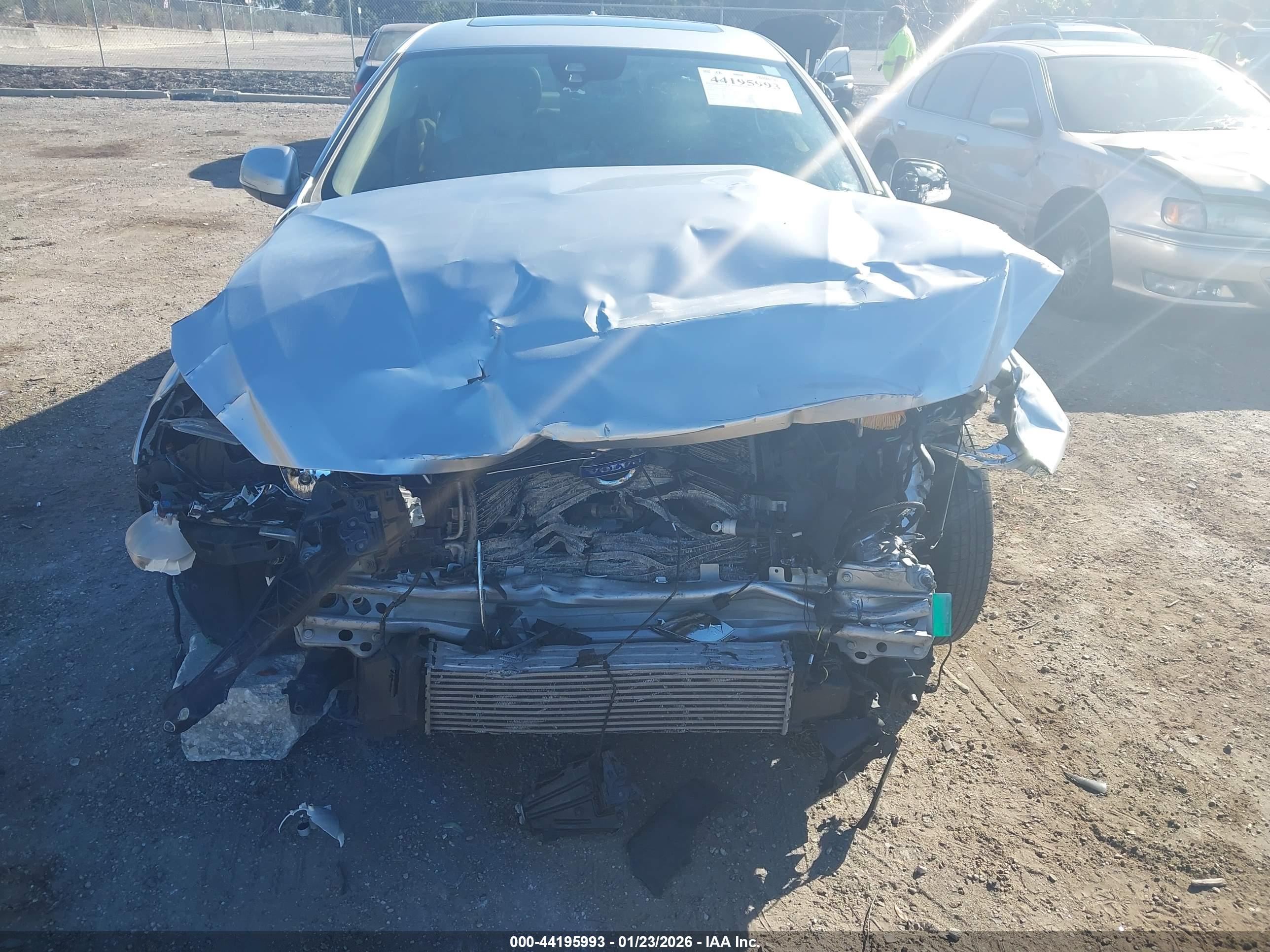 VOLVO S60 image 6