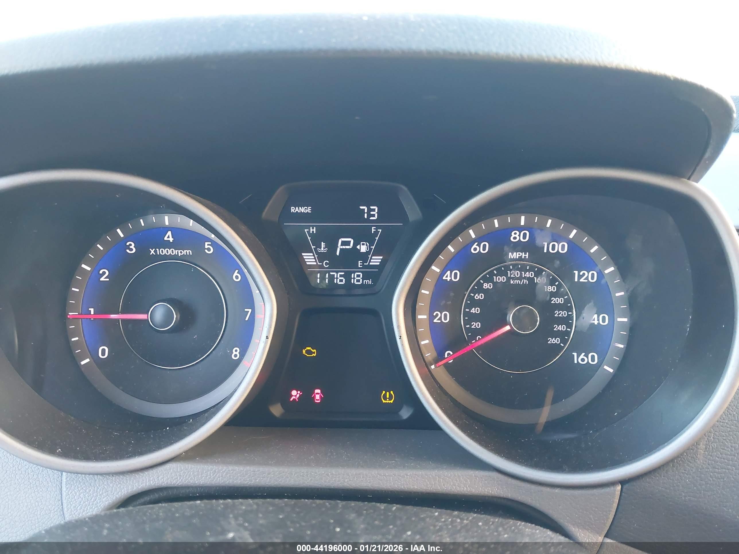 HYUNDAI ELANTRA image 7