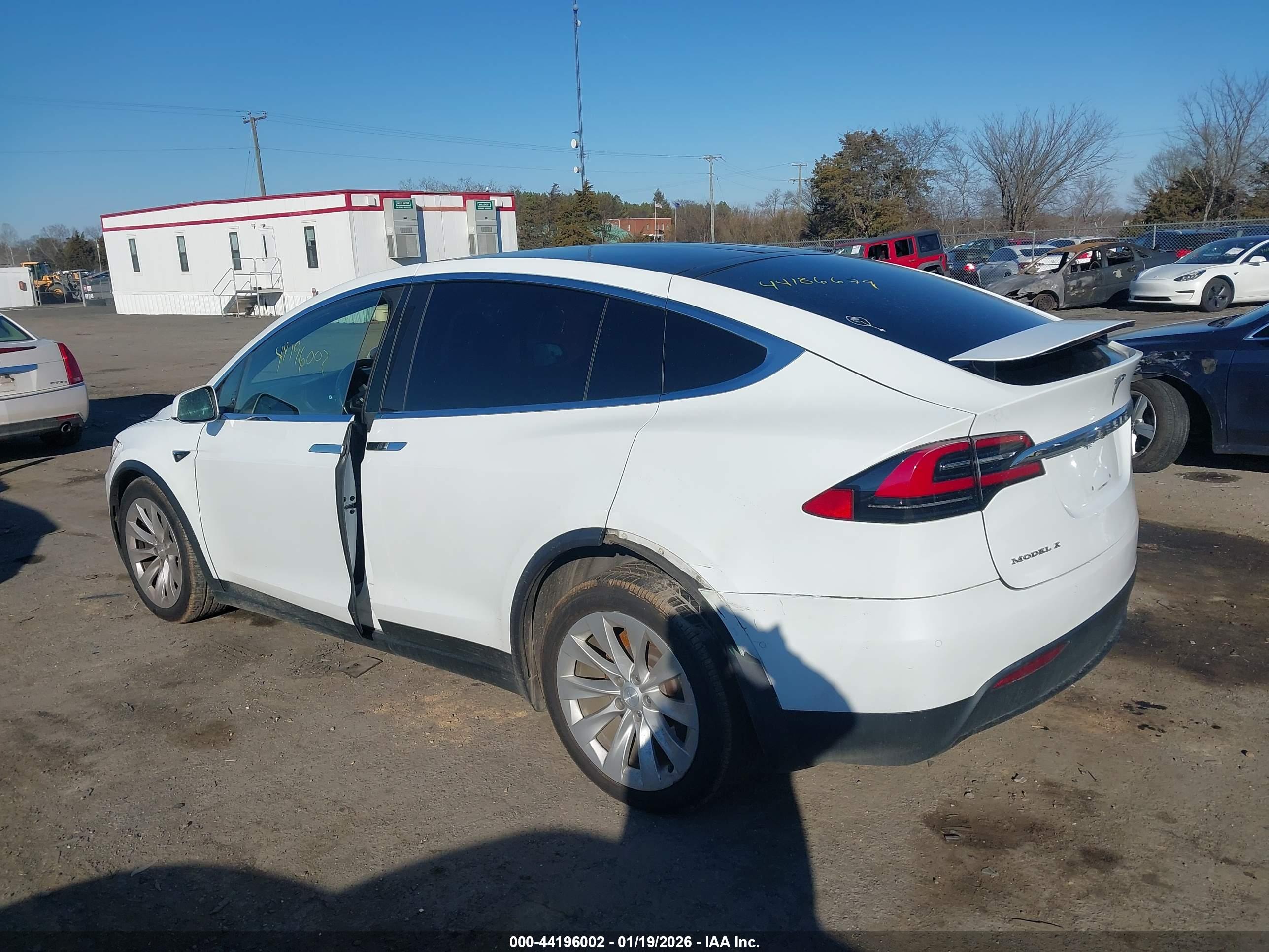 TESLA MODEL image 3