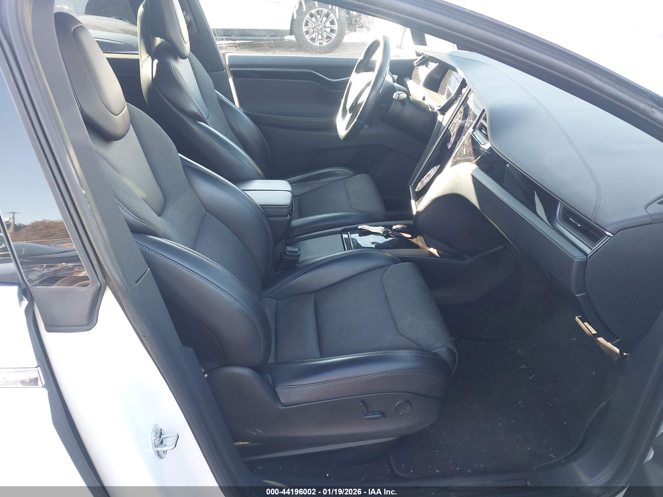 TESLA MODEL image 5