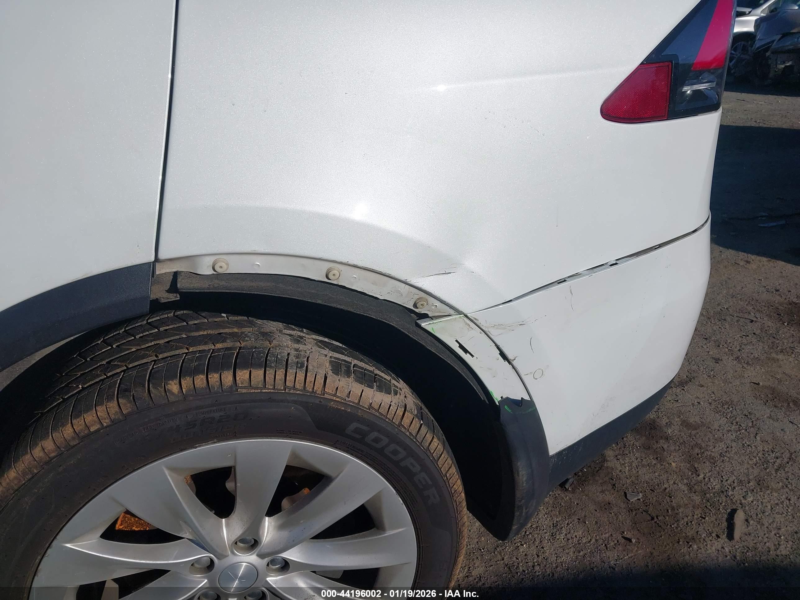 TESLA MODEL image 6