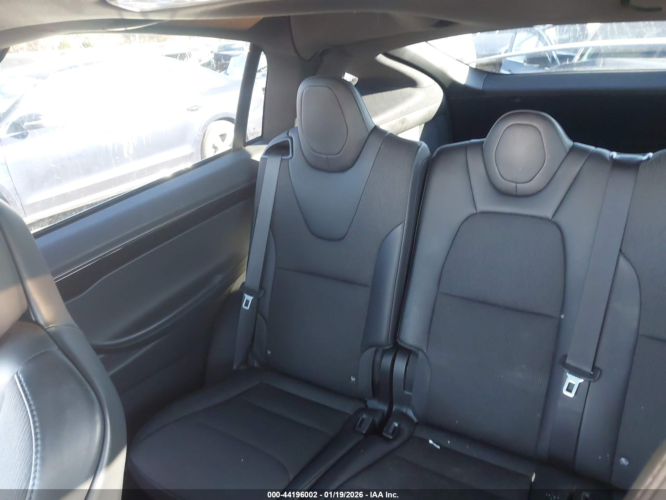 TESLA MODEL image 8