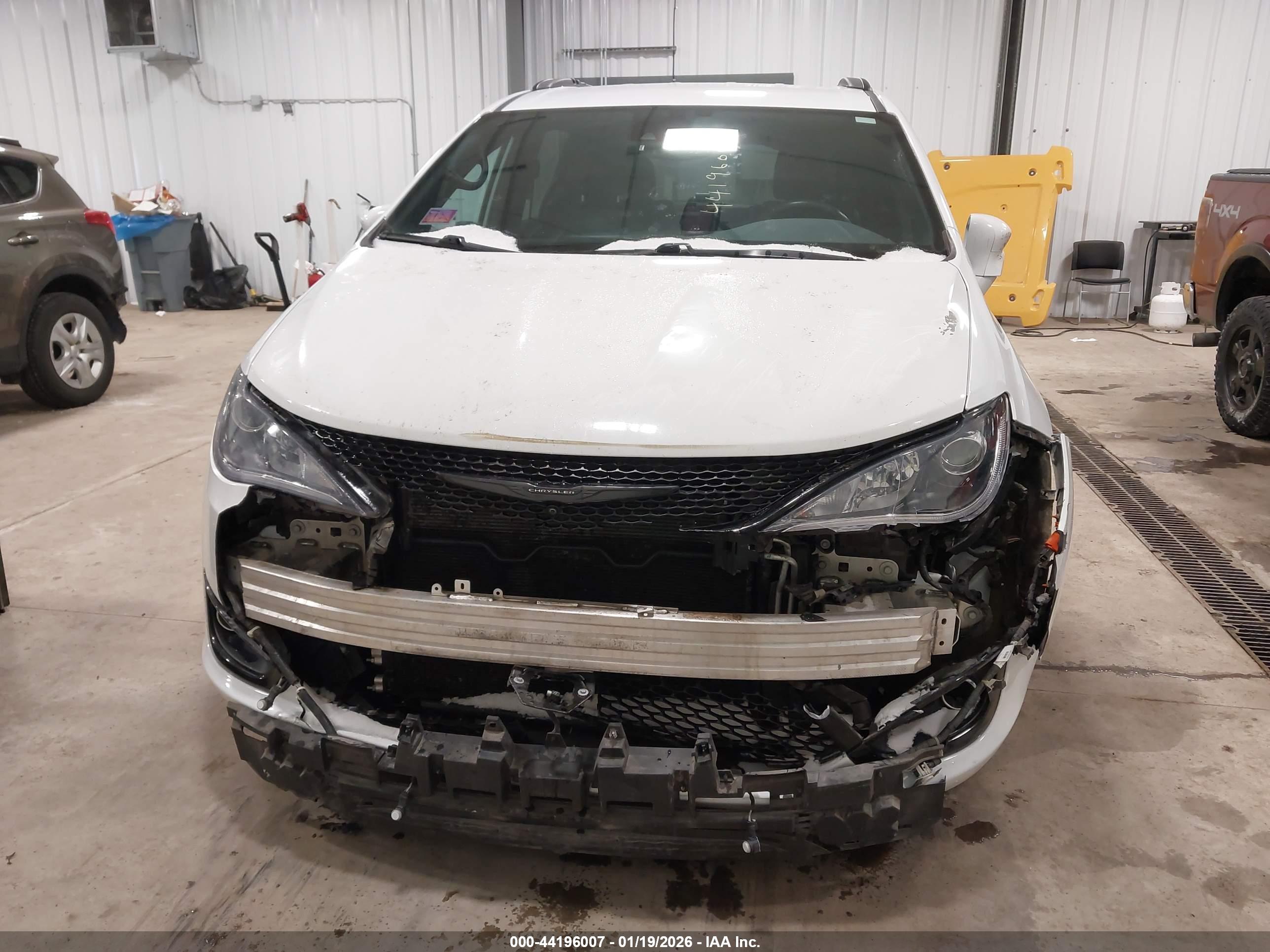 CHRYSLER PACIFICA image 6