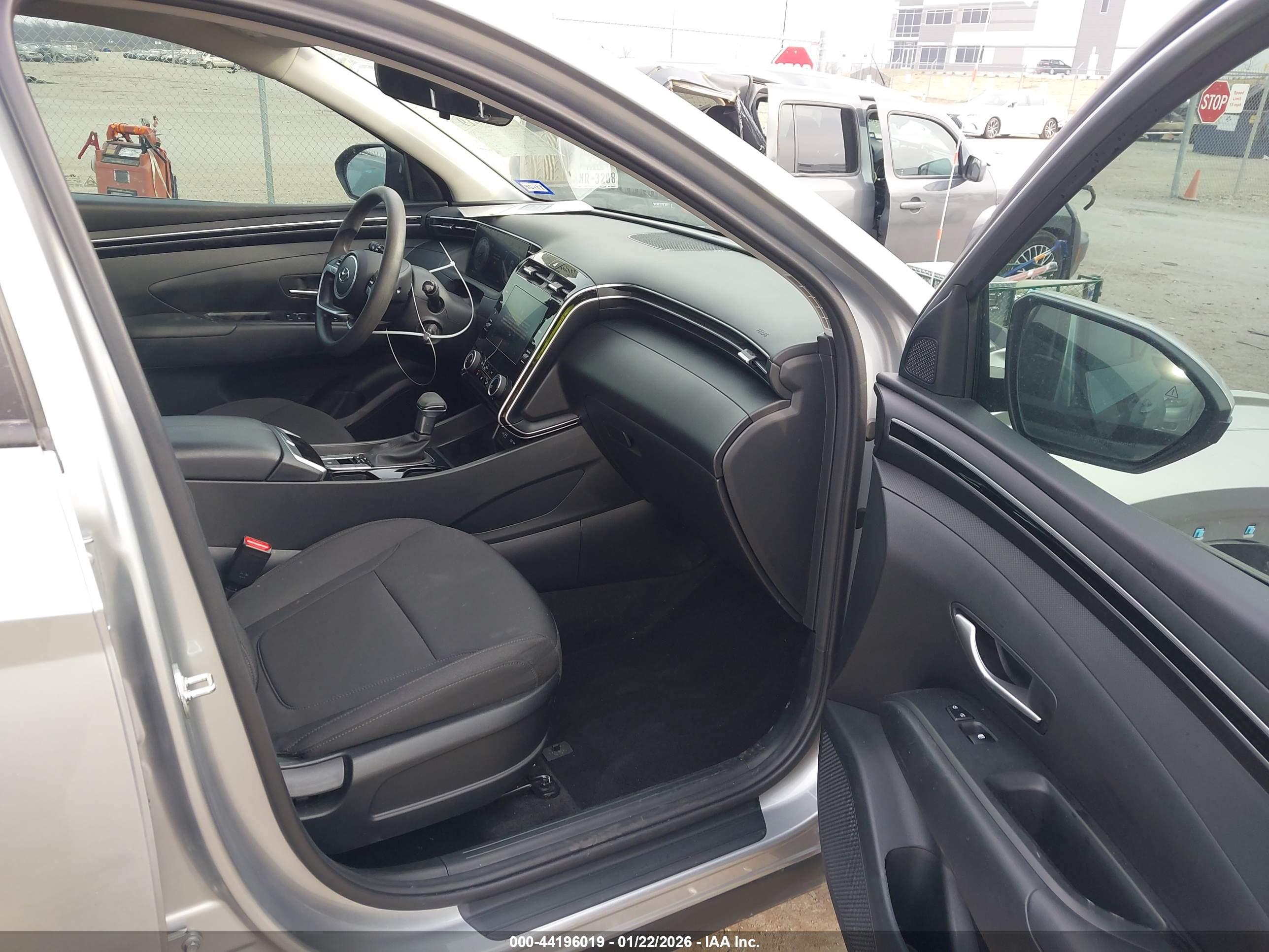 HYUNDAI TUCSON image 5