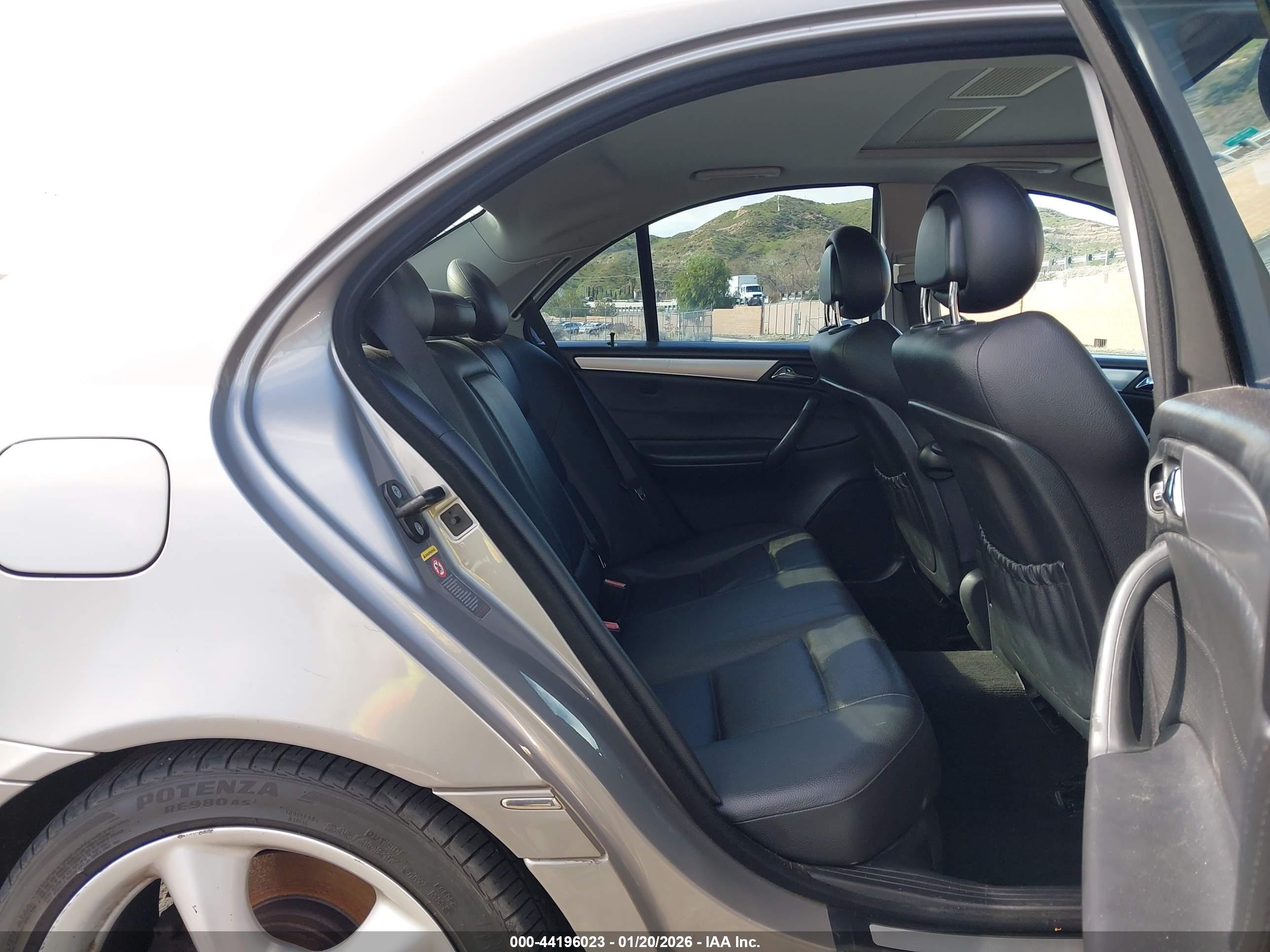 MERCEDES-BENZ C image 8