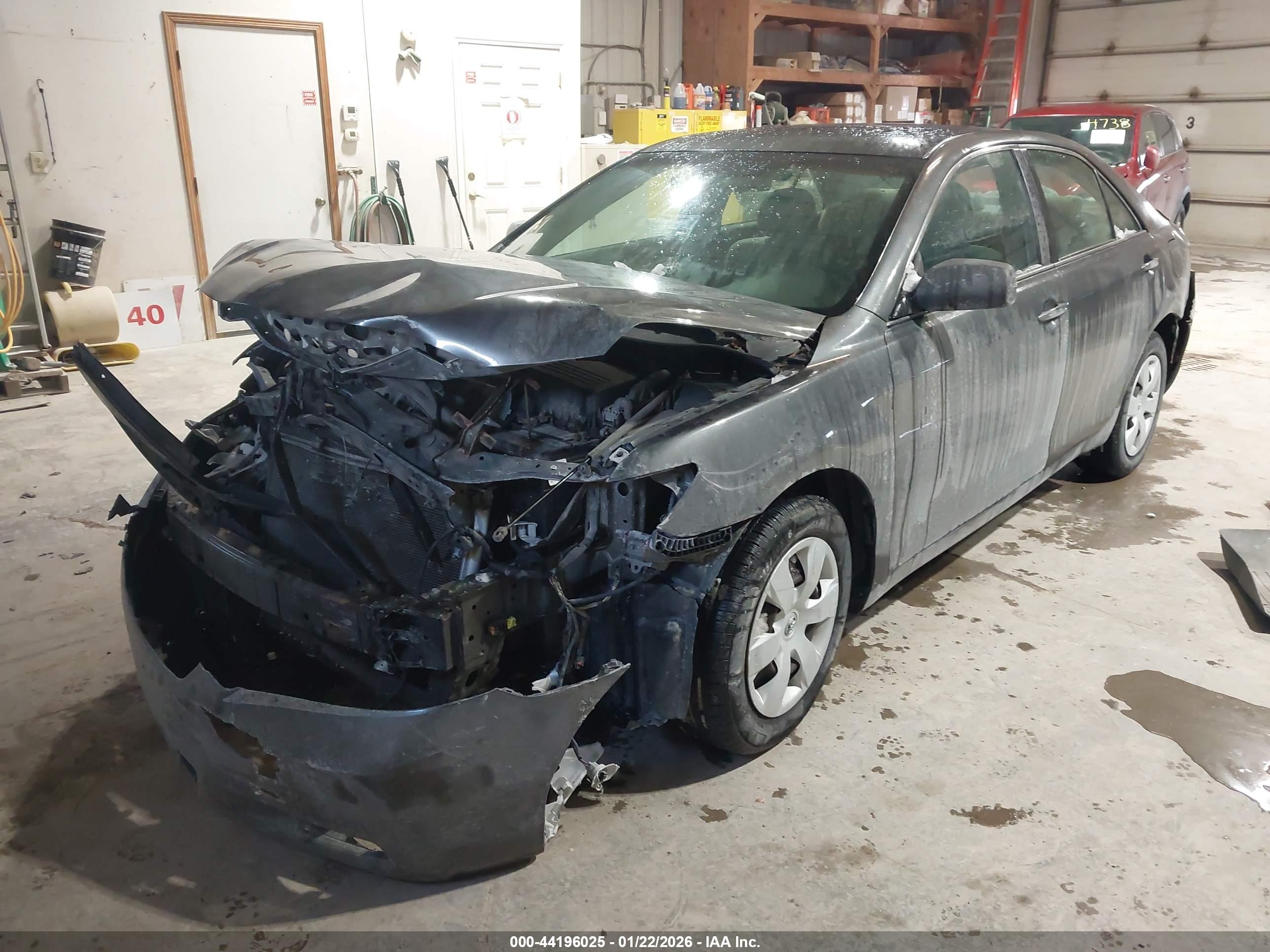 TOYOTA CAMRY image 2