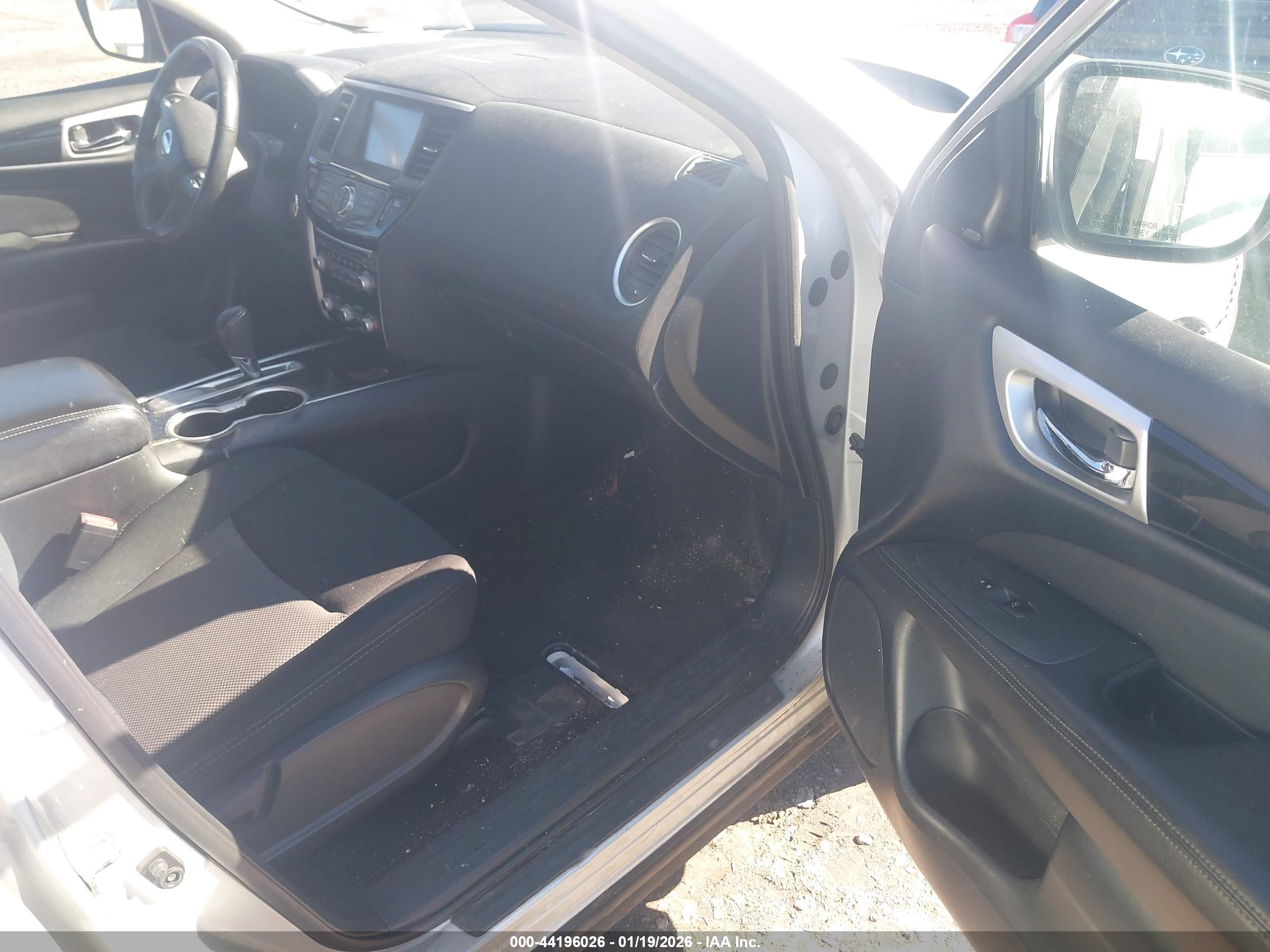 NISSAN PATHFINDER image 5