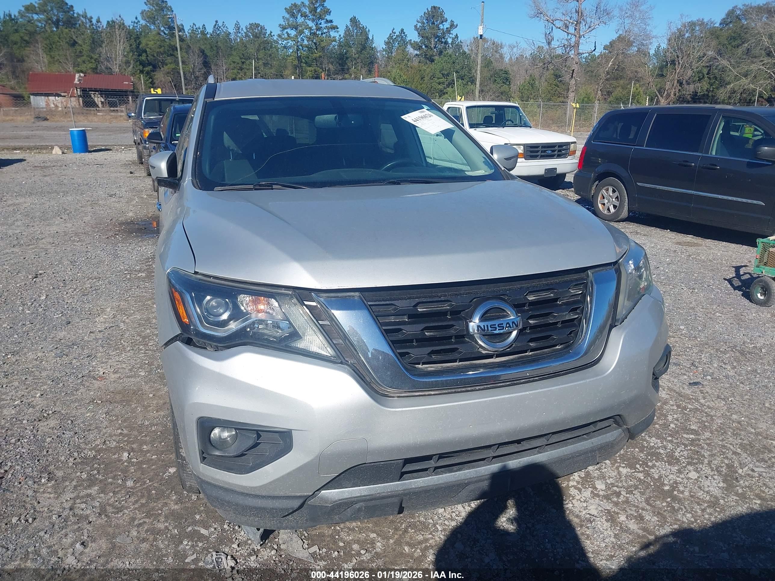 NISSAN PATHFINDER image 6