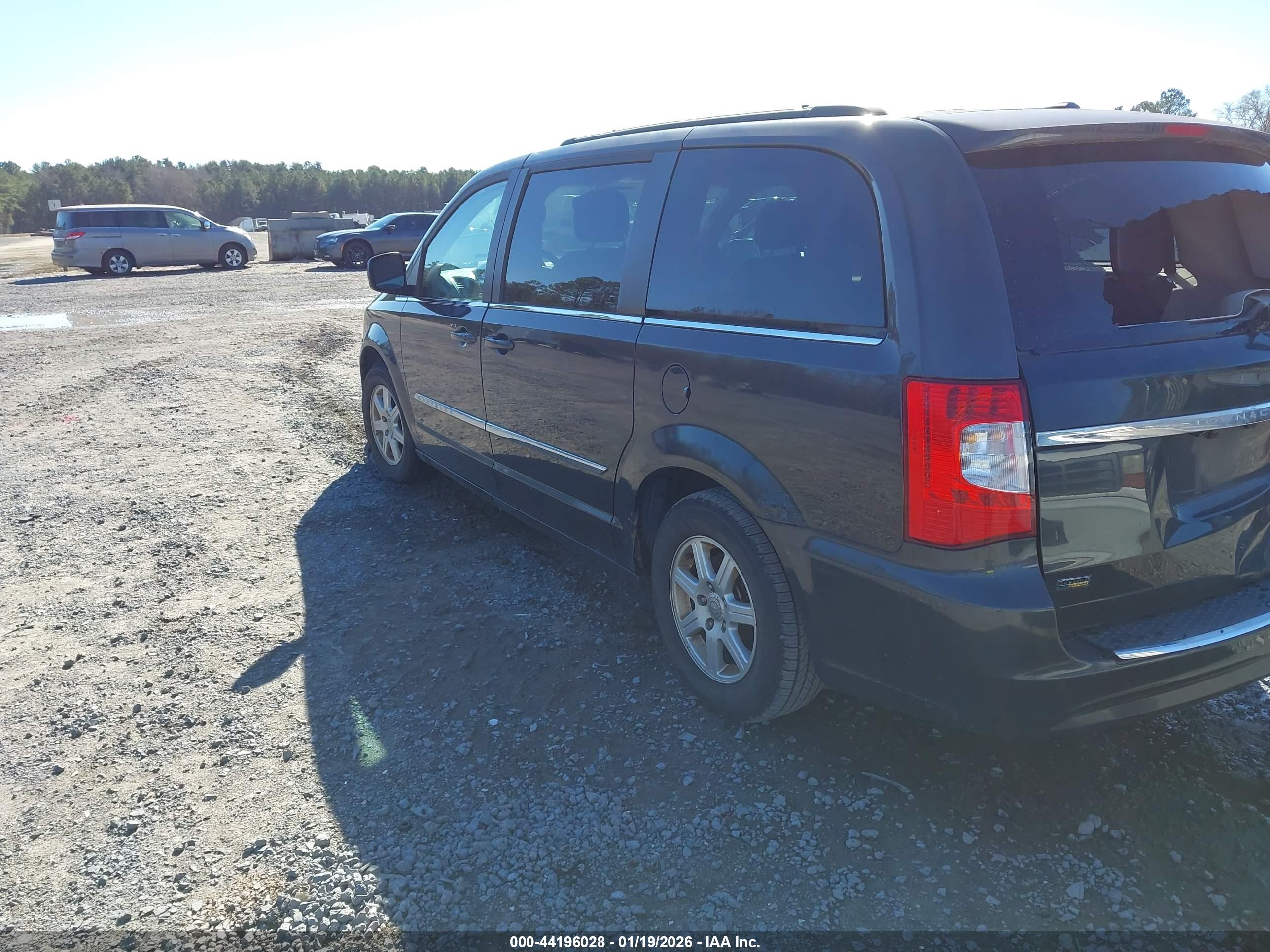 CHRYSLER TOWN image 3