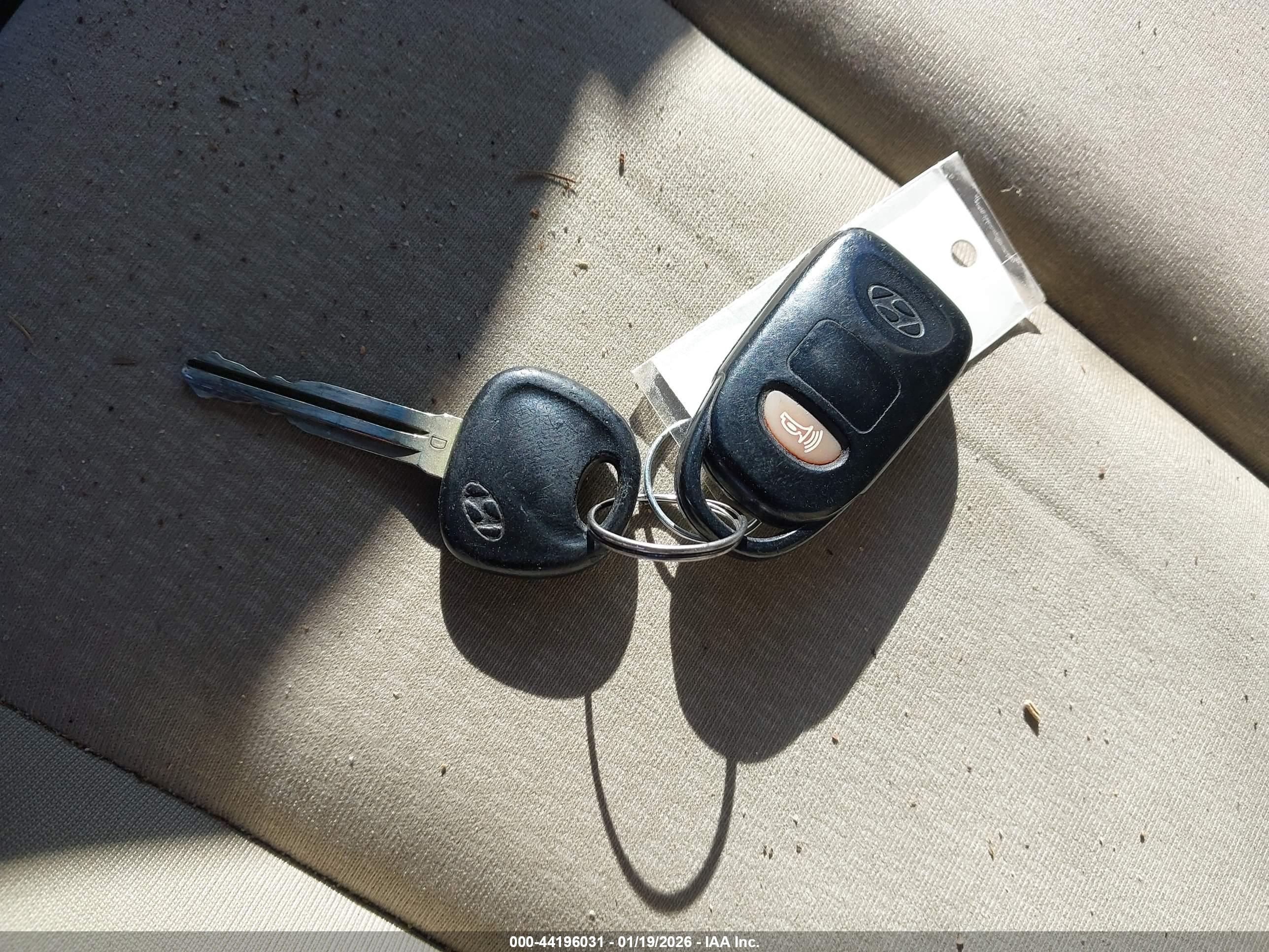 HYUNDAI ELANTRA image 11