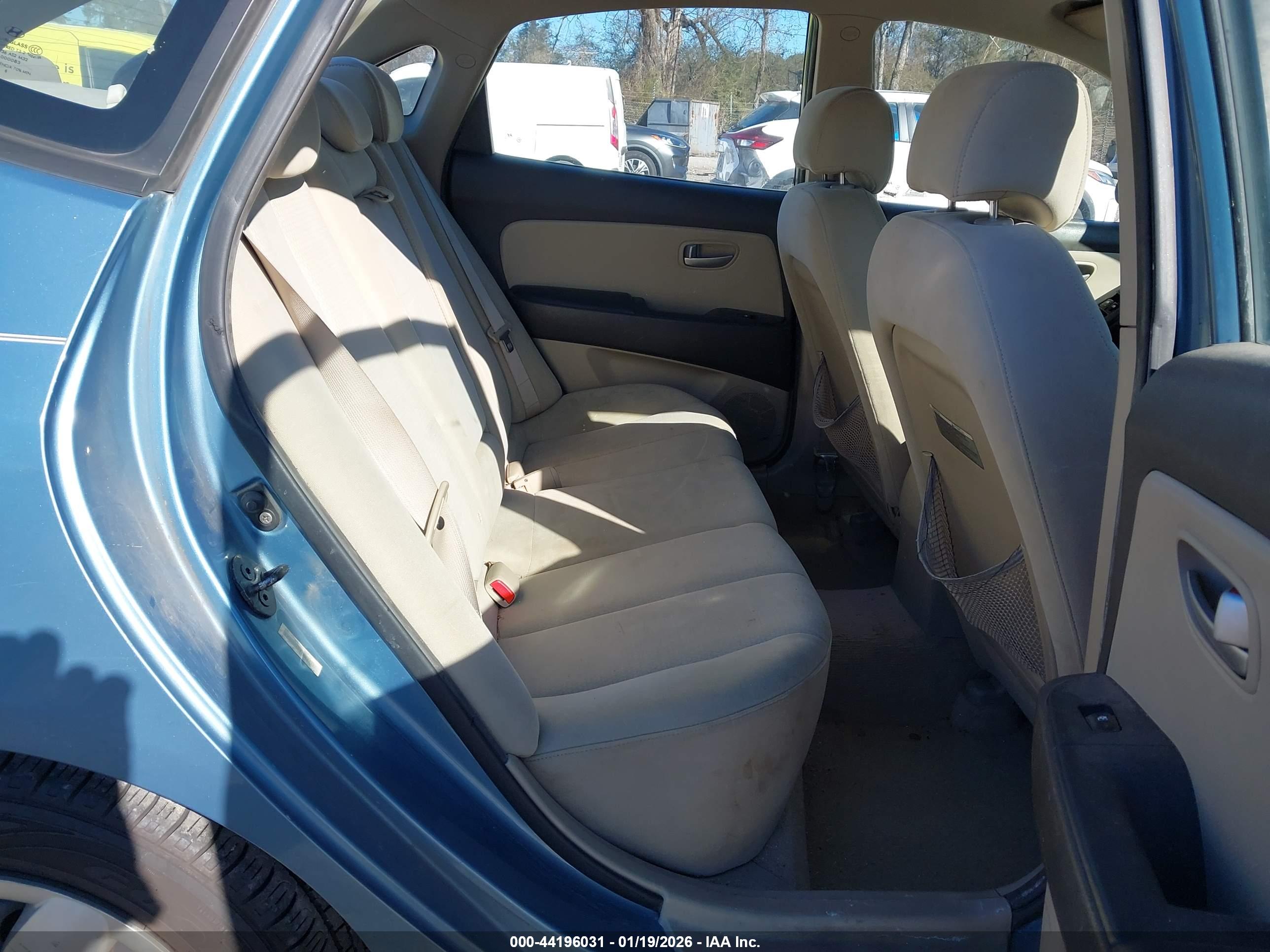 HYUNDAI ELANTRA image 8