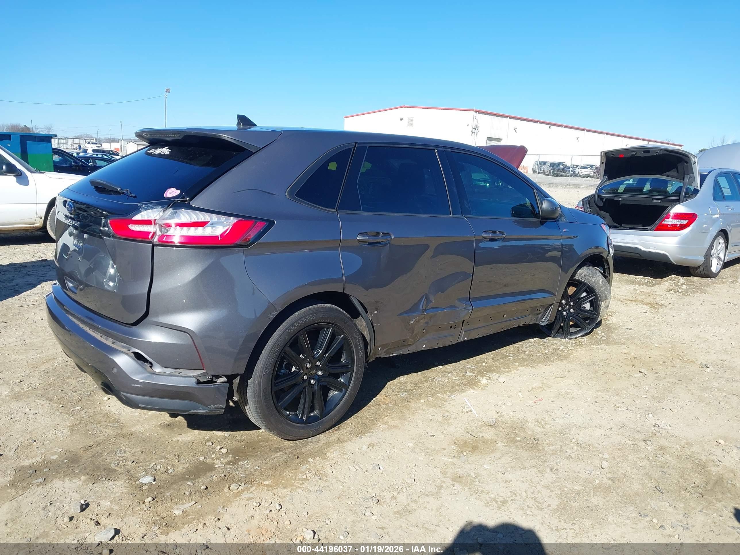 FORD EDGE image 4